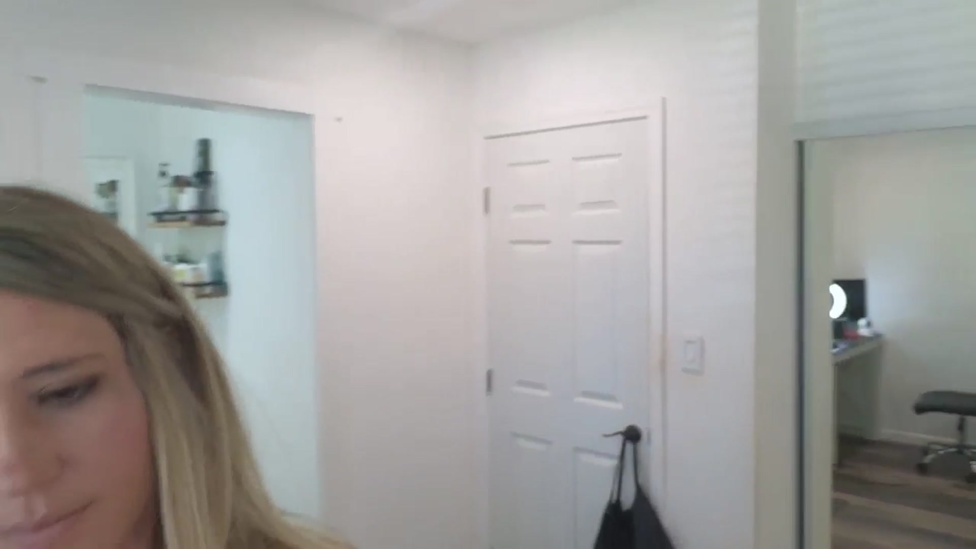 Gallery image thumbnail from blond_milf's myfreecams stream on, 07/29/2025, 20:19 image 6 of 20
