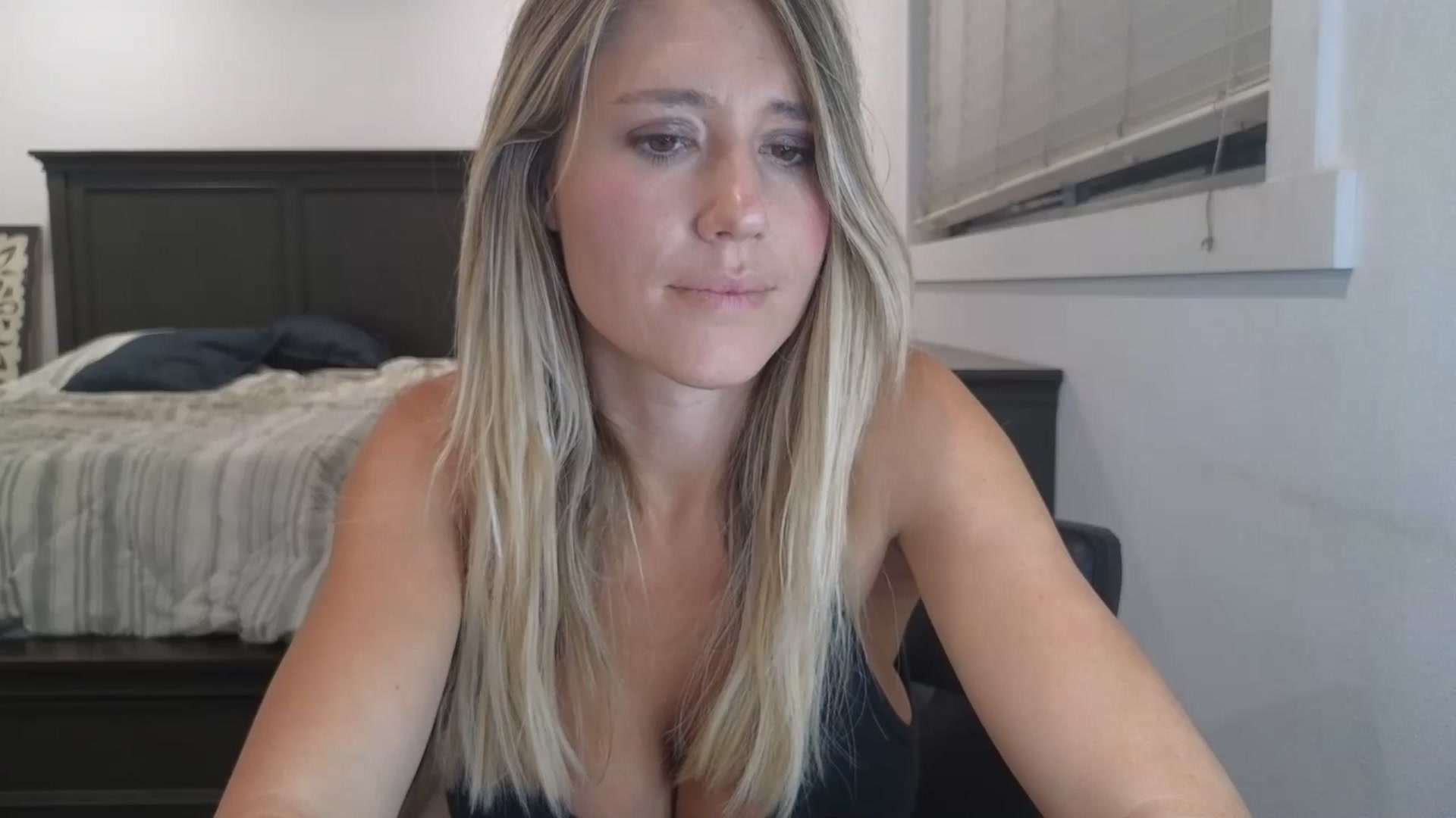 Gallery image thumbnail from blond_milf's myfreecams stream on, 07/30/2025, 07:33 image 16 of 20