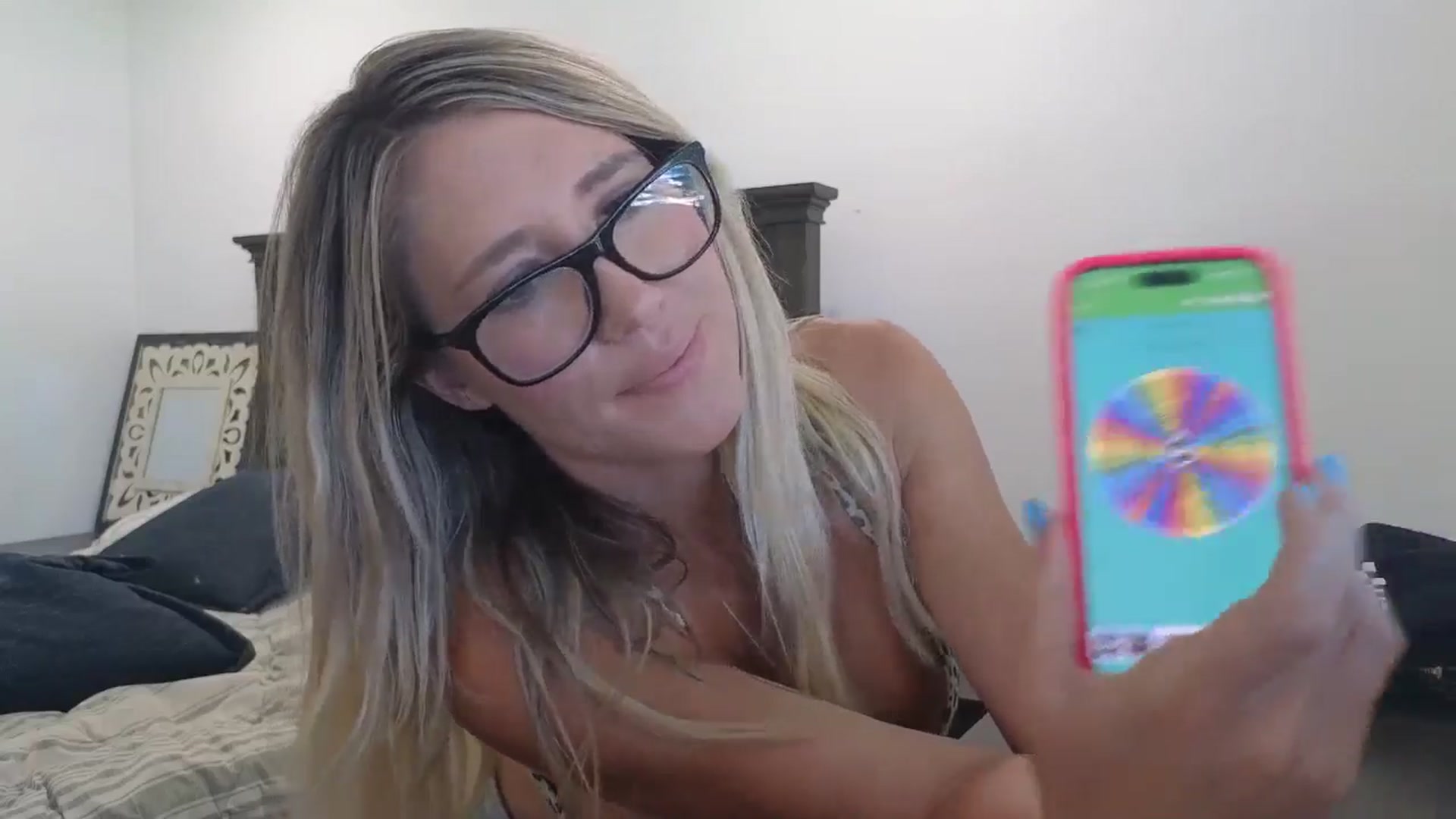 Gallery image thumbnail from blond_milf's myfreecams stream on, 08/03/2025, 23:55 image 3 of 20