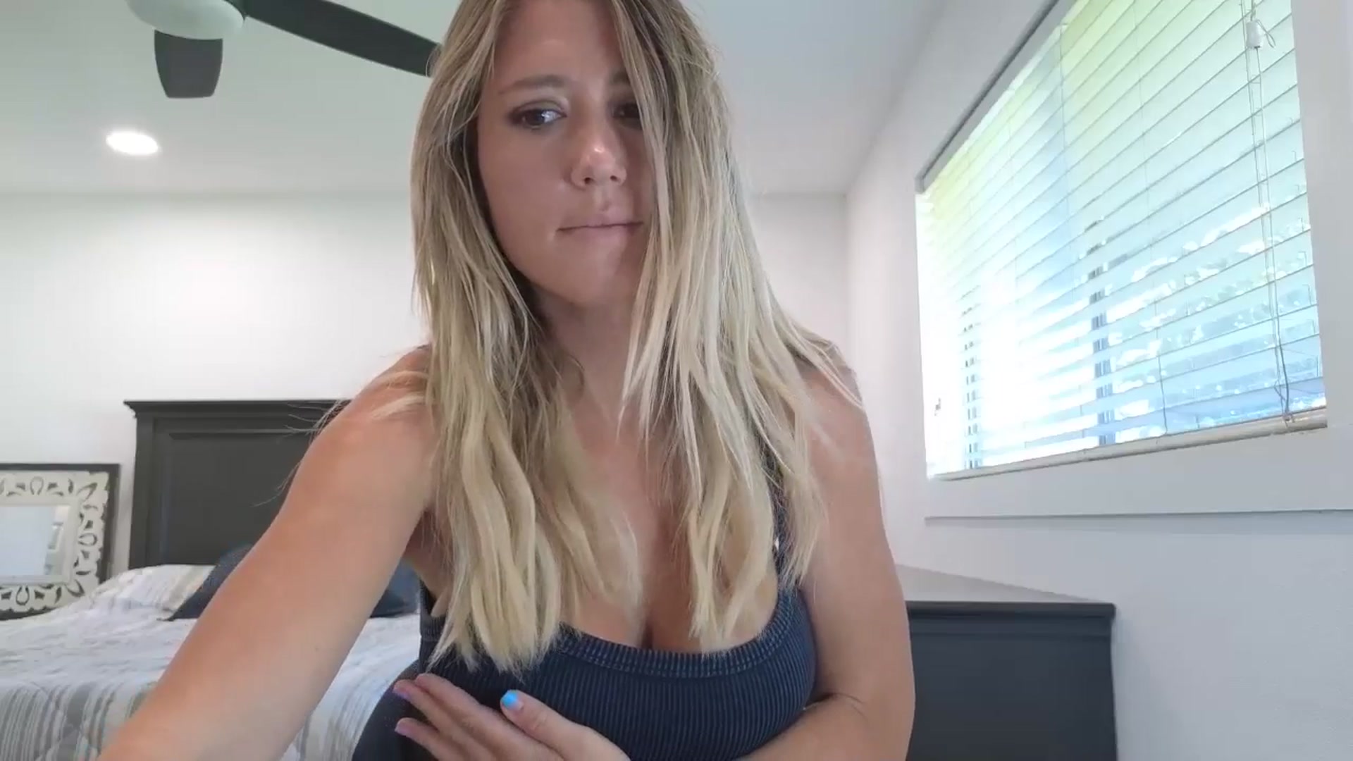 Gallery image thumbnail from blond_milf's myfreecams stream on, 08/11/2025, 18:01 image 16 of 20