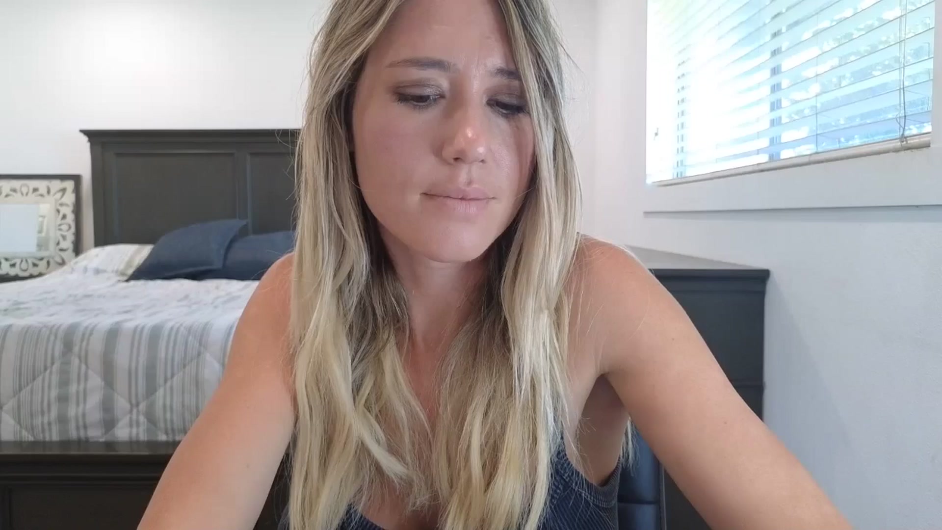 Gallery image thumbnail from blond_milf's myfreecams stream on, 08/11/2025, 18:01 image 20 of 20