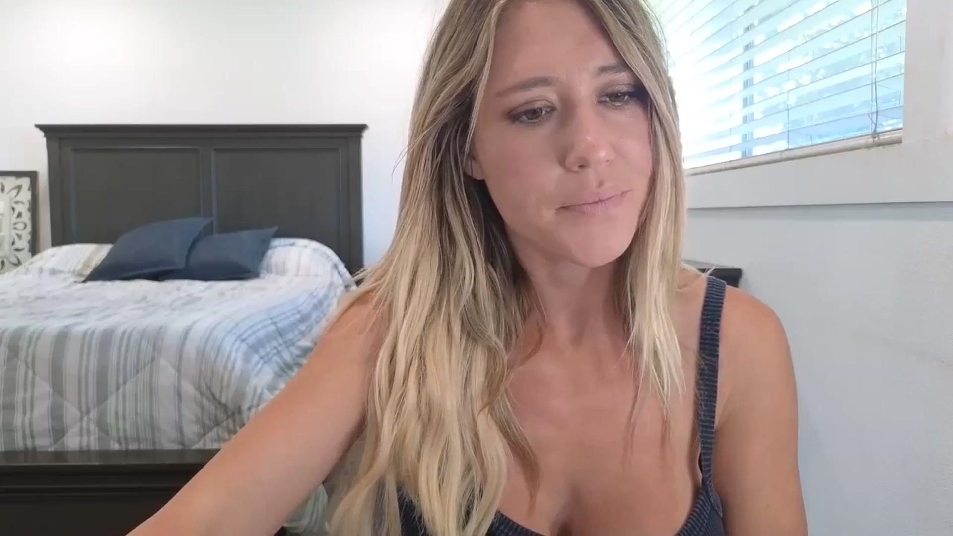 Gallery image thumbnail from blond_milf's myfreecams stream on, 08/11/2025, 18:01 image 5 of 20