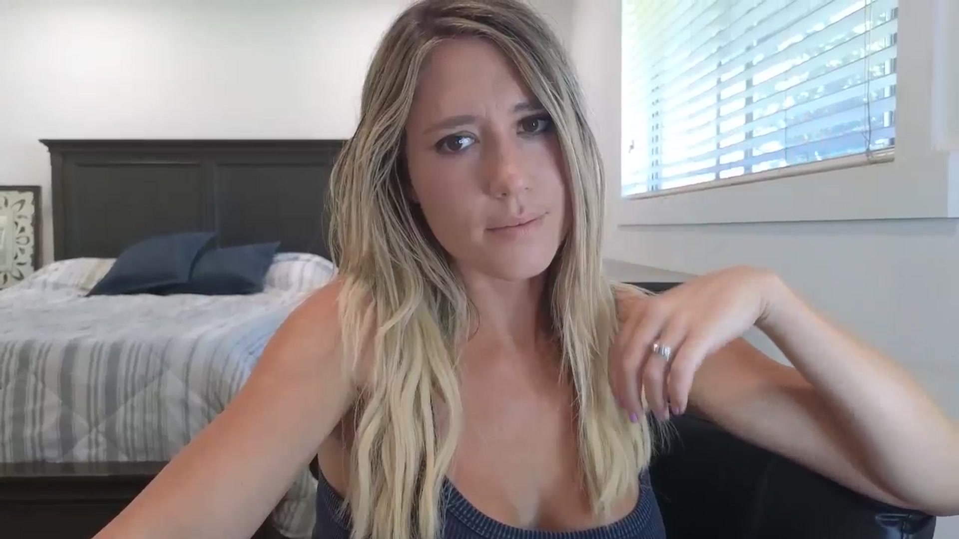 Gallery image thumbnail from blond_milf's myfreecams stream on, 08/11/2025, 20:10 image 12 of 20