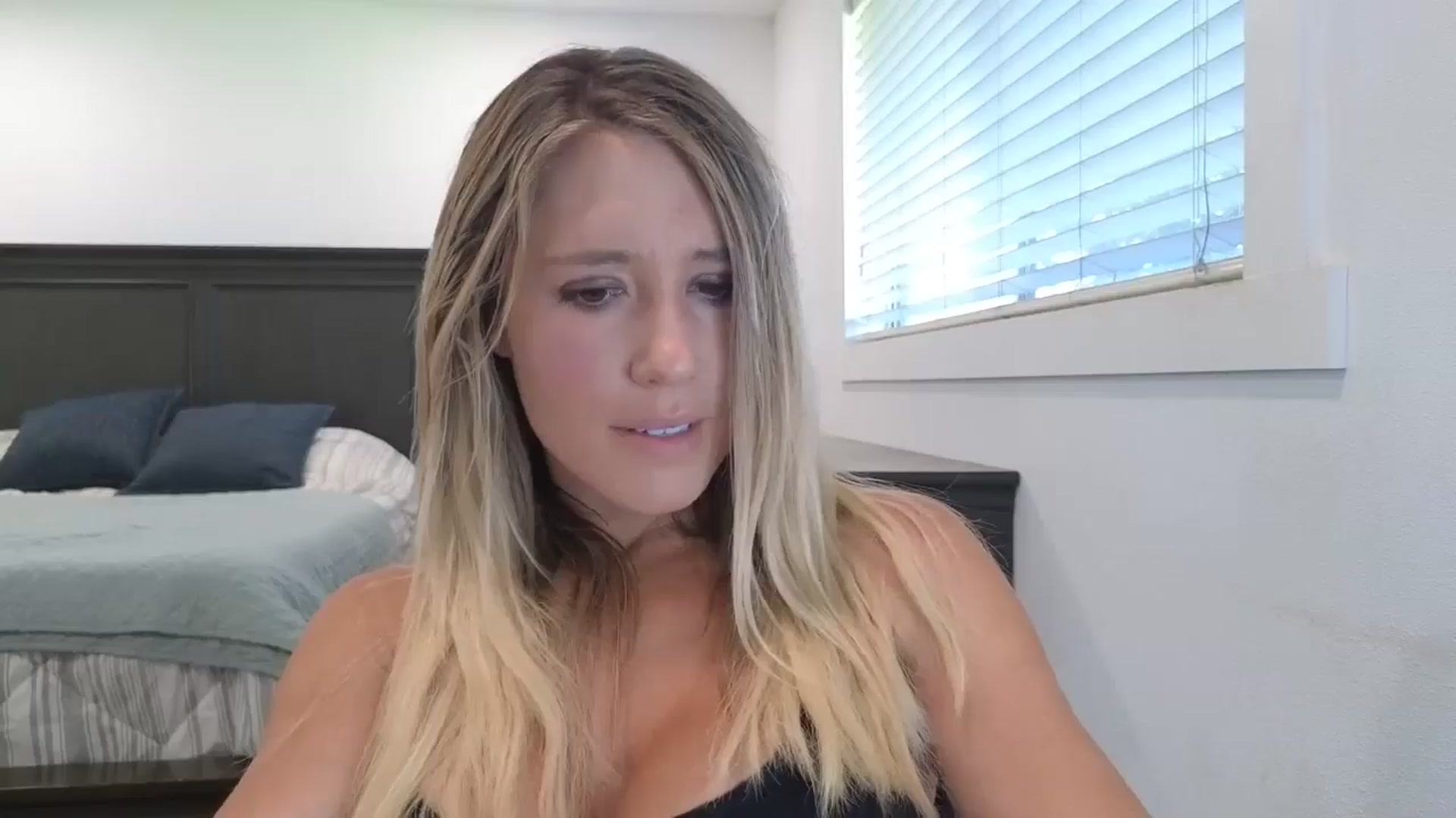 Gallery image thumbnail from blond_milf's myfreecams stream on, 08/12/2025, 23:02 image 5 of 20