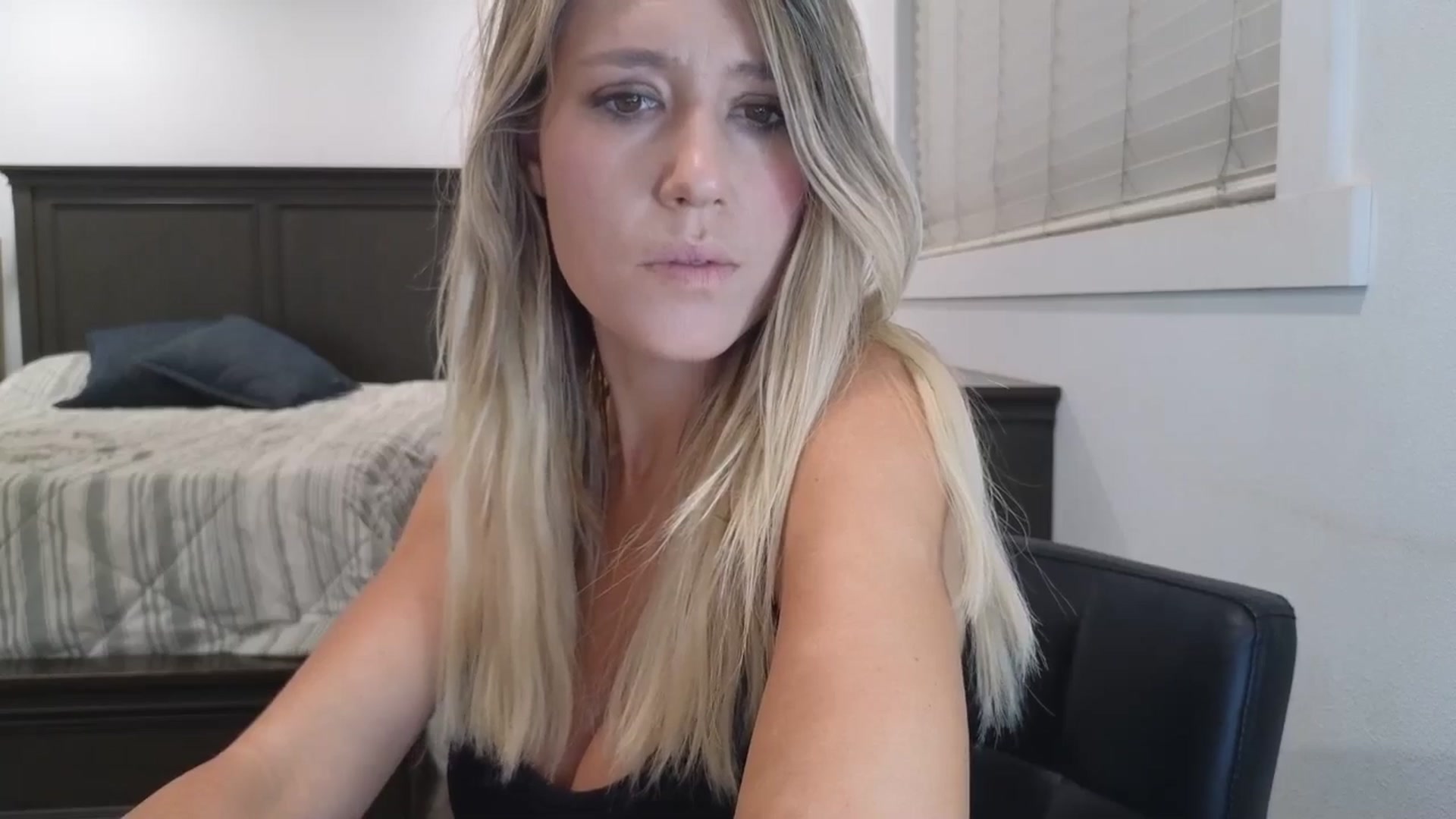 Gallery image thumbnail from blond_milf's myfreecams stream on, 08/13/2025, 05:21 image 11 of 20