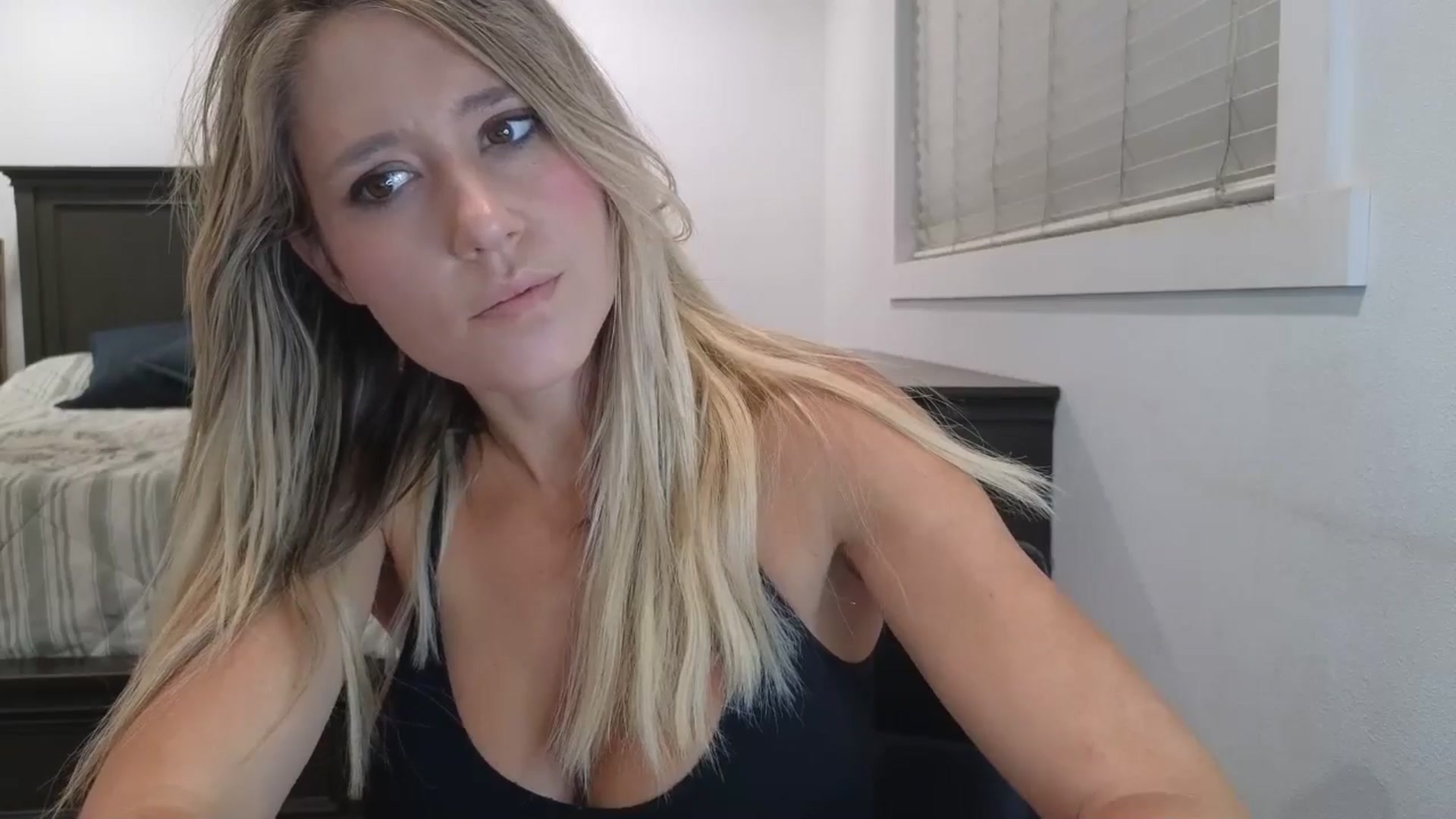 Gallery image thumbnail from blond_milf's myfreecams stream on, 08/13/2025, 05:21 image 10 of 20