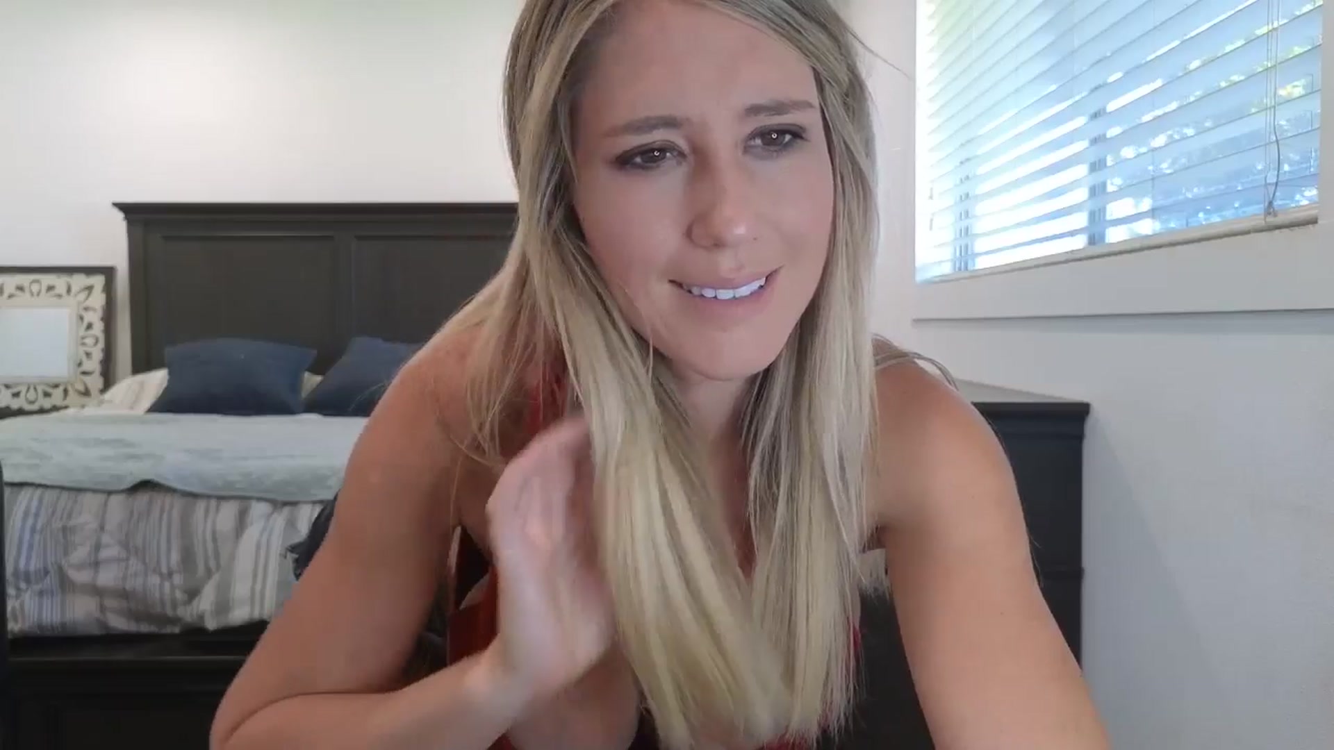 Gallery image thumbnail from blond_milf's myfreecams stream on, 08/14/2025, 22:06 image 10 of 20