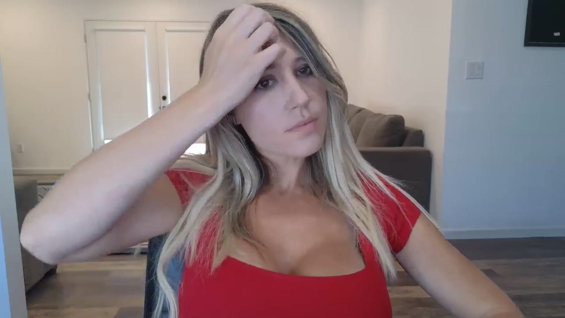 Gallery image thumbnail from blond_milf's myfreecams stream on, 08/15/2025, 19:19 image 4 of 20