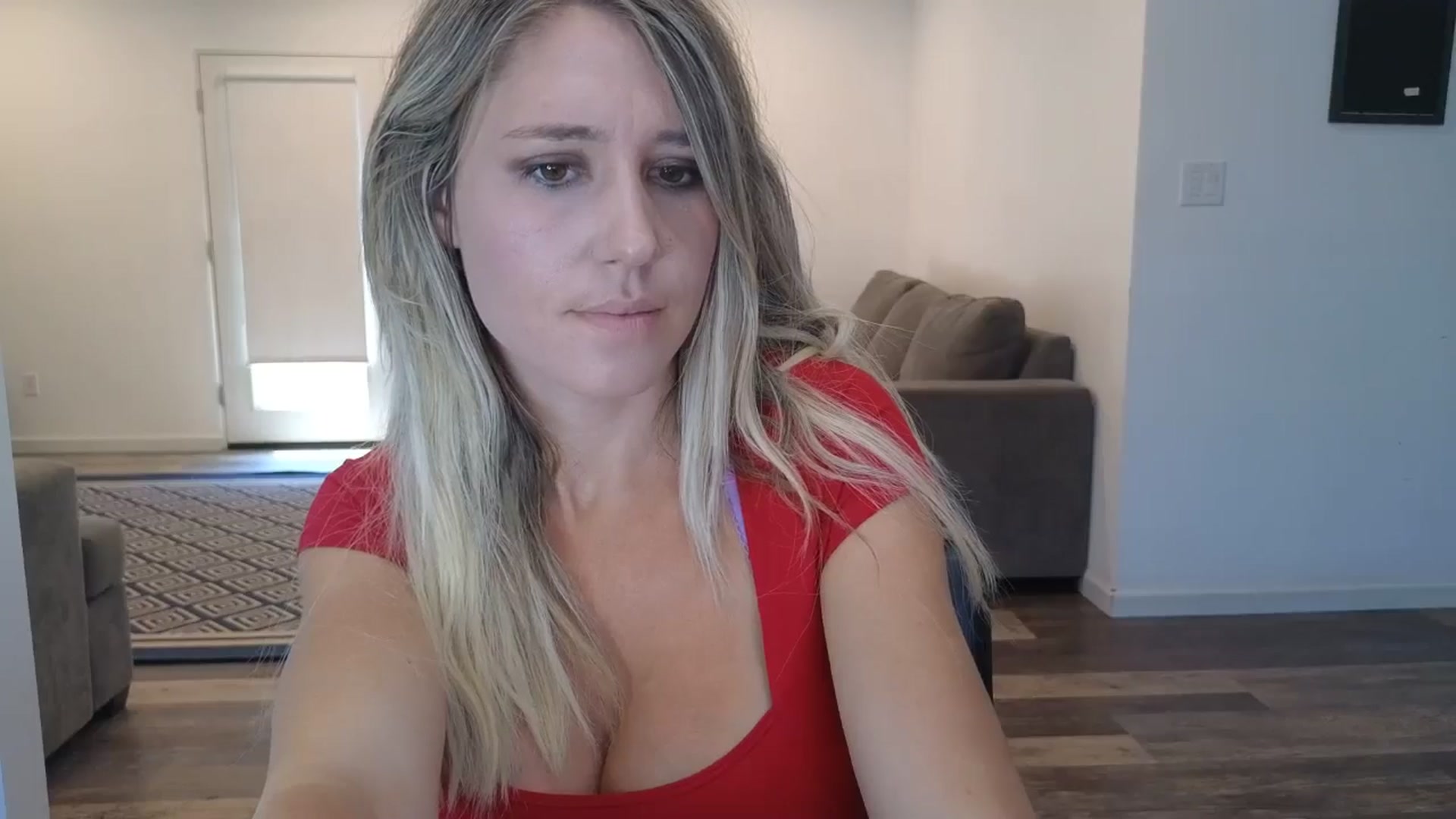 Gallery image thumbnail from blond_milf's myfreecams stream on, 08/15/2025, 19:19 image 11 of 20