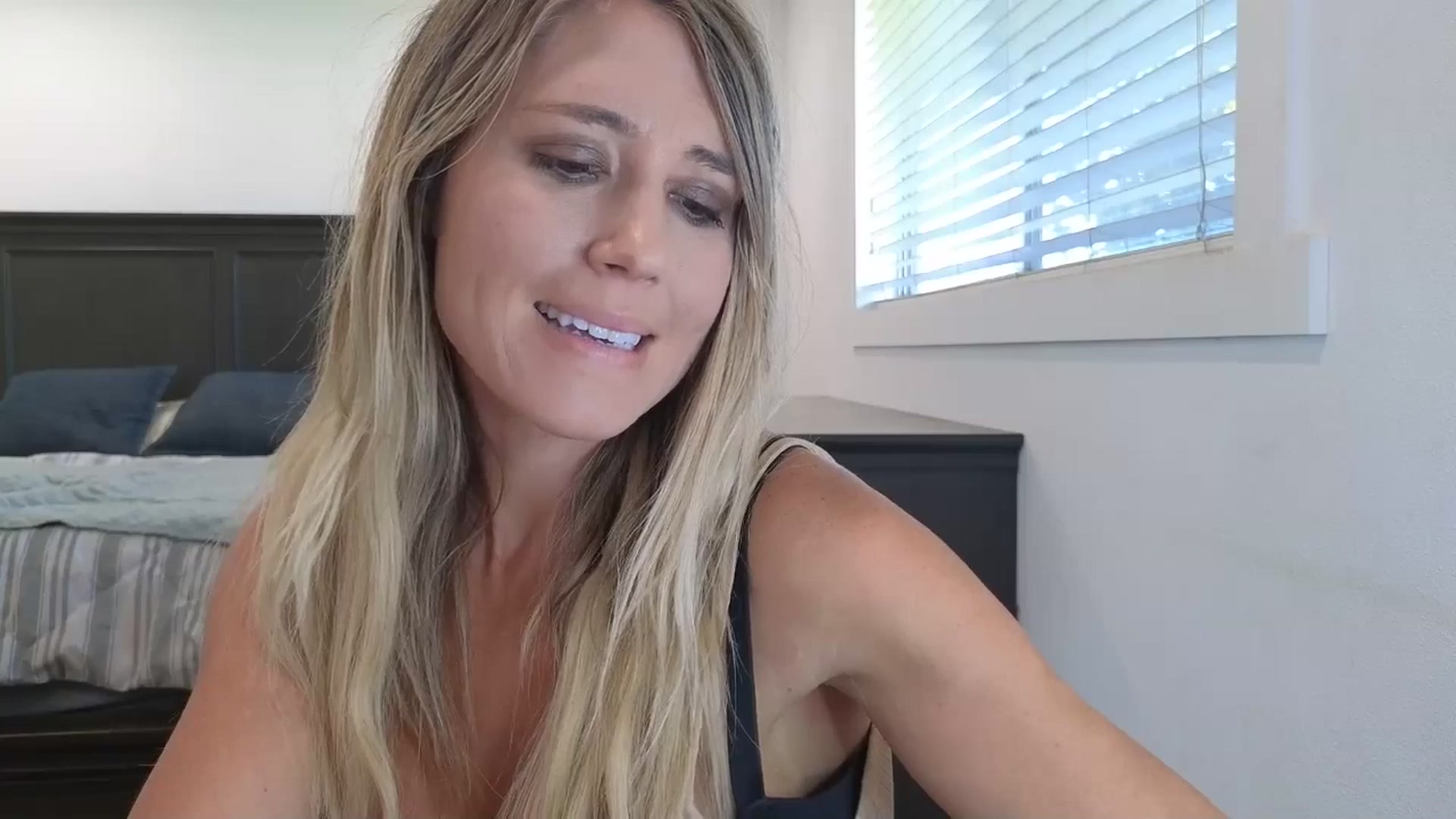 Gallery image thumbnail from blond_milf's myfreecams stream on, 08/15/2025, 23:02 image 8 of 20
