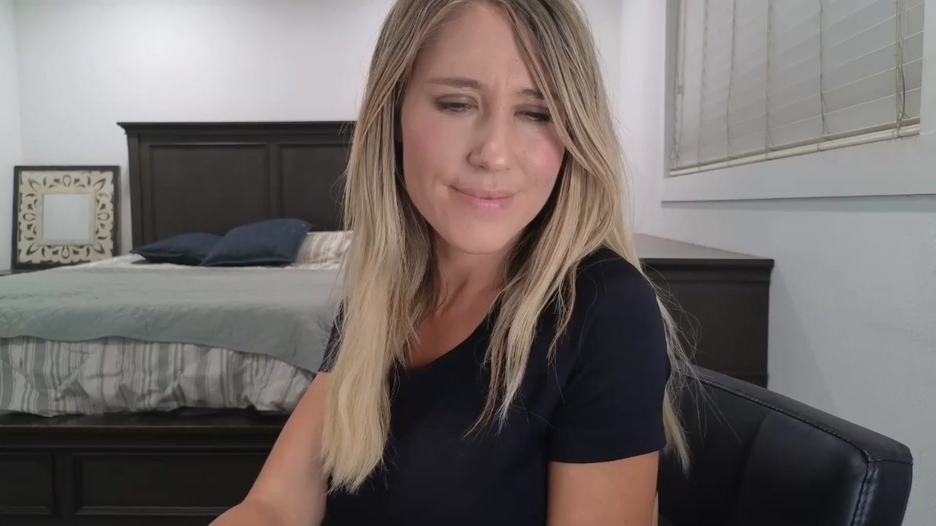 Gallery image thumbnail from blond_milf's myfreecams stream on, 08/16/2025, 04:56 image 5 of 20