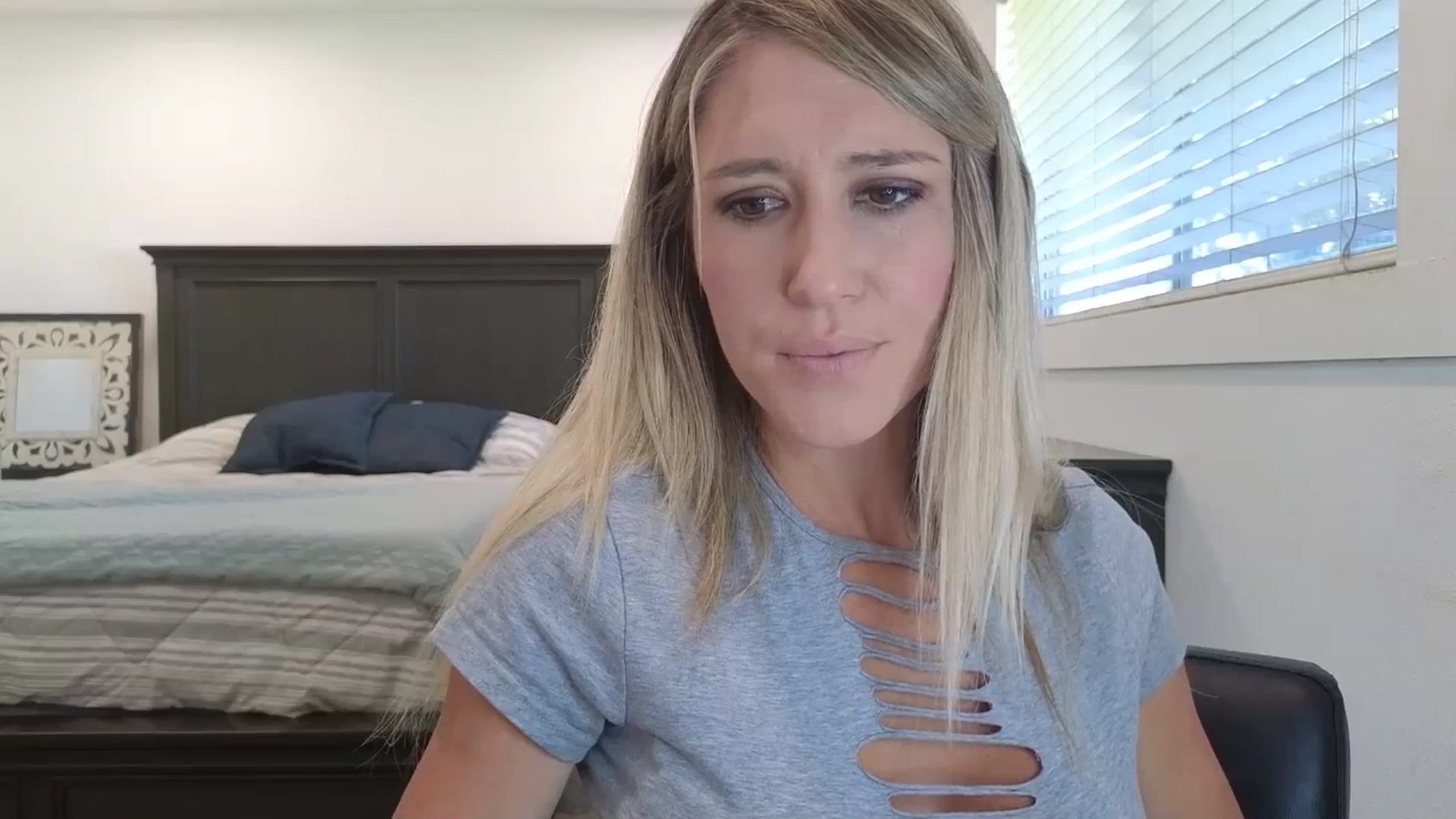 Gallery image thumbnail from blond_milf's myfreecams stream on, 08/18/2025, 21:13 image 5 of 20