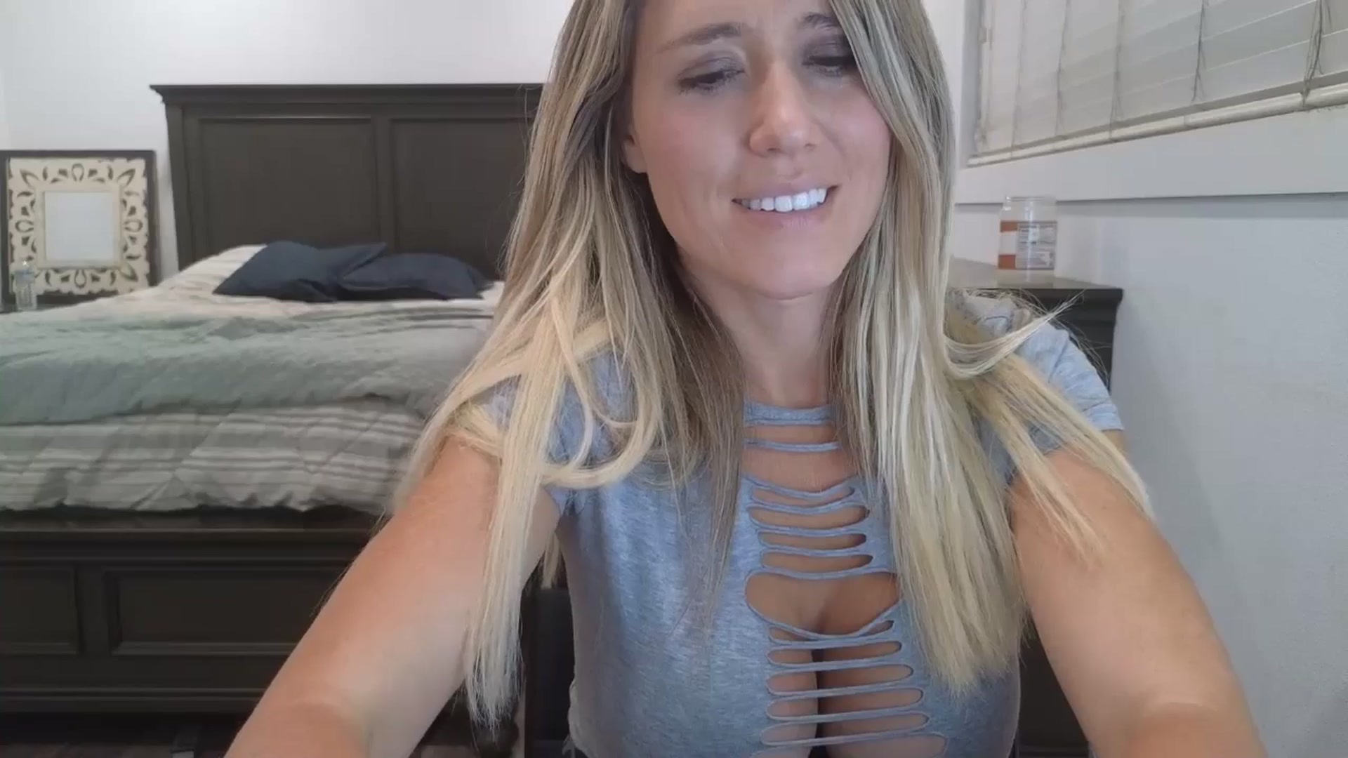 Gallery image thumbnail from blond_milf's myfreecams stream on, 08/19/2025, 06:51 image 5 of 20