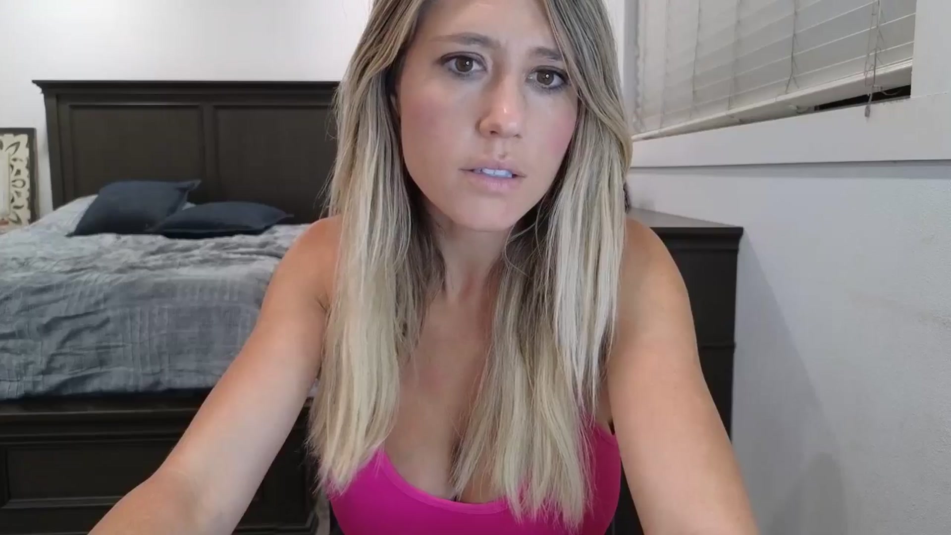 Gallery image thumbnail from blond_milf's myfreecams stream on, 08/23/2025, 05:56 image 10 of 20