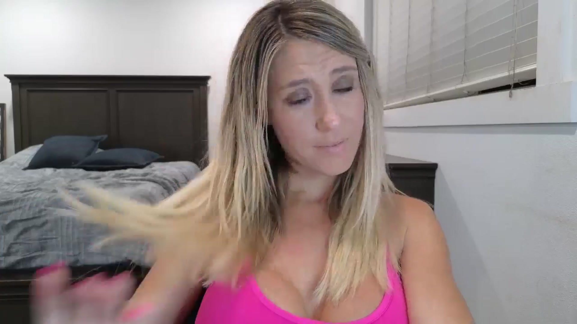 Gallery image thumbnail from blond_milf's myfreecams stream on, 08/23/2025, 05:56 image 13 of 20