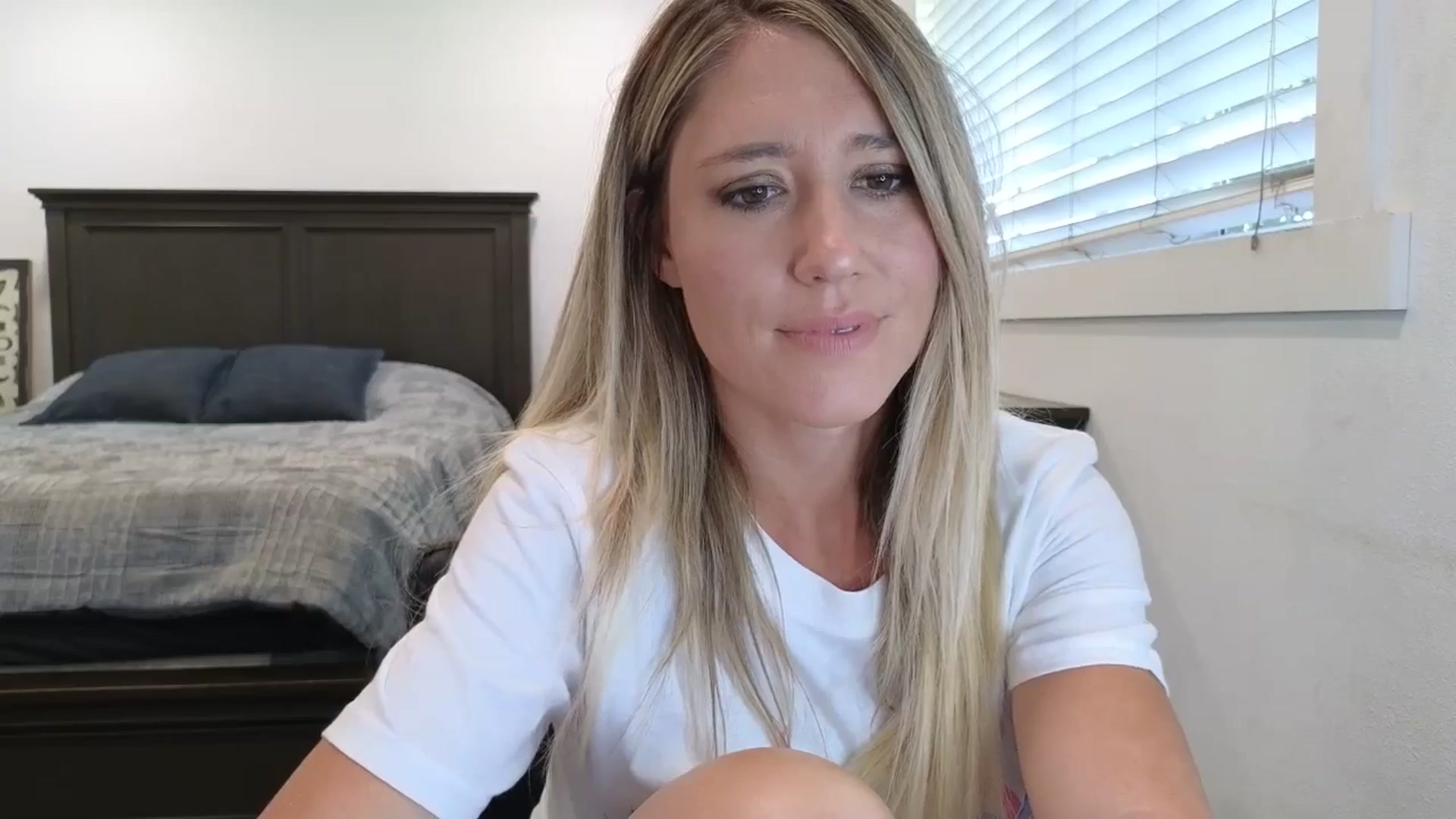 Gallery image thumbnail from blond_milf's myfreecams stream on, 08/25/2025, 22:42 image 2 of 20