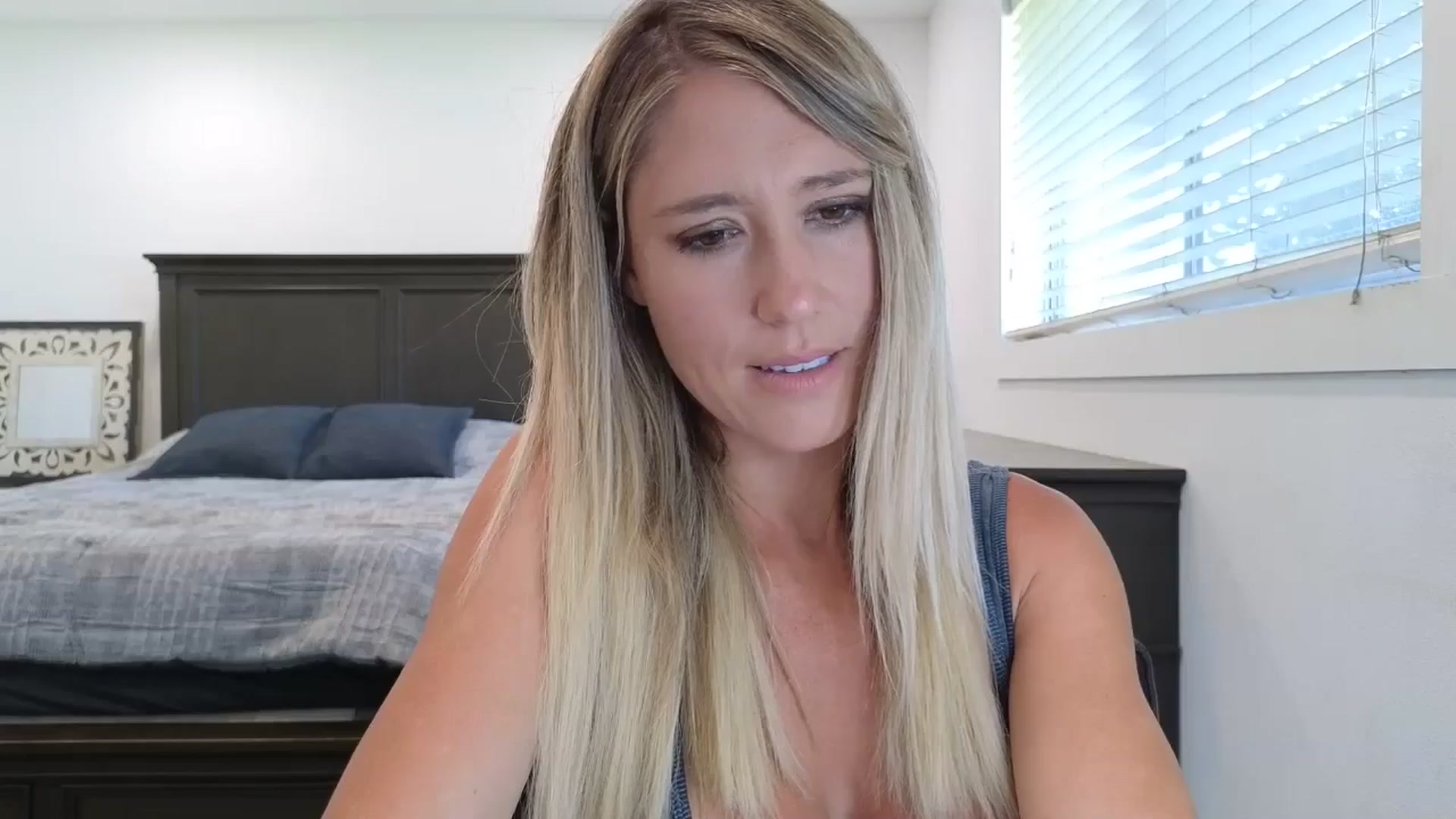 Gallery image thumbnail from blond_milf's myfreecams stream on, 08/25/2025, 22:42 image 5 of 20