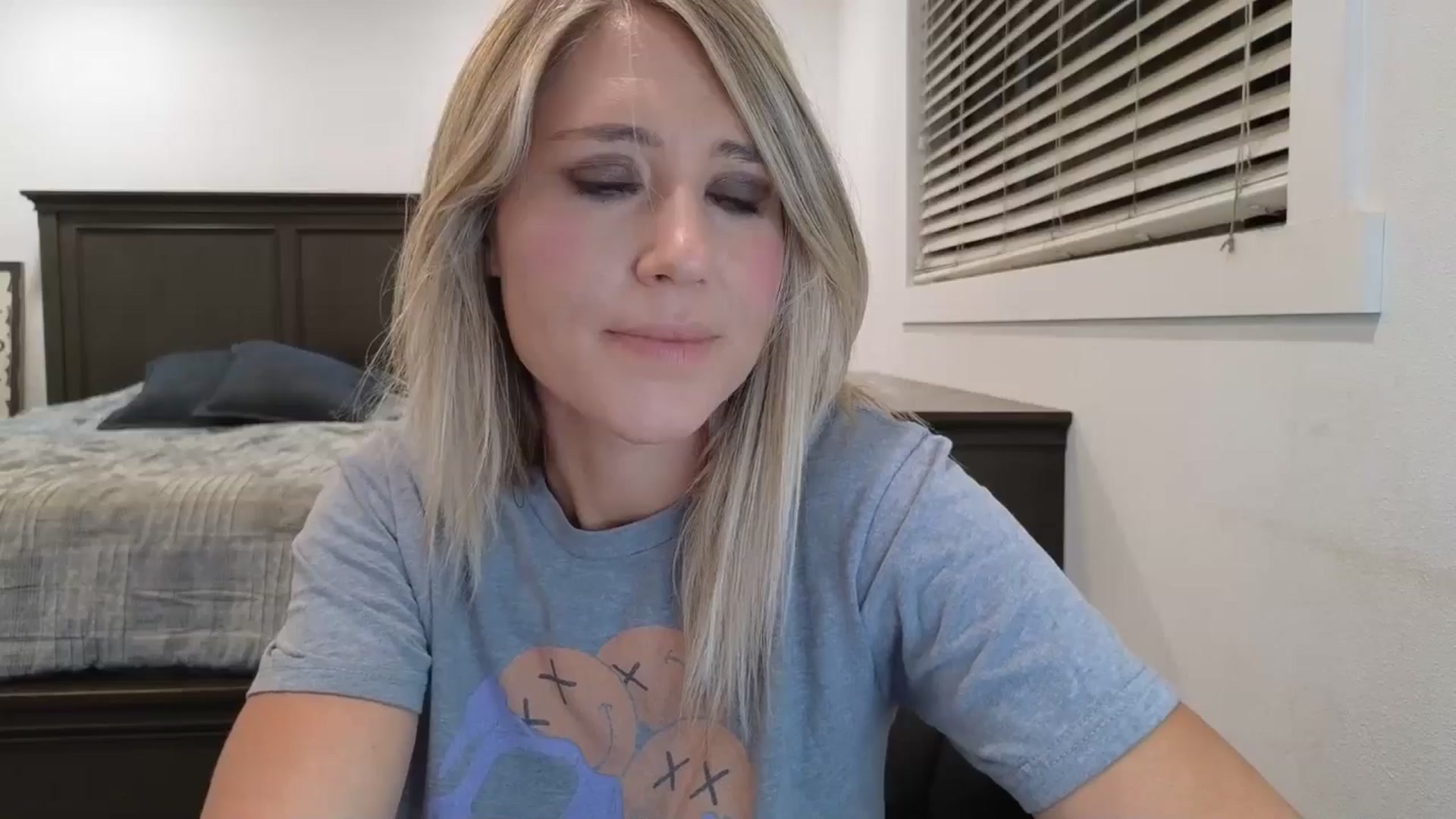 Gallery image thumbnail from blond_milf's myfreecams stream on, 08/27/2025, 07:40 image 2 of 20