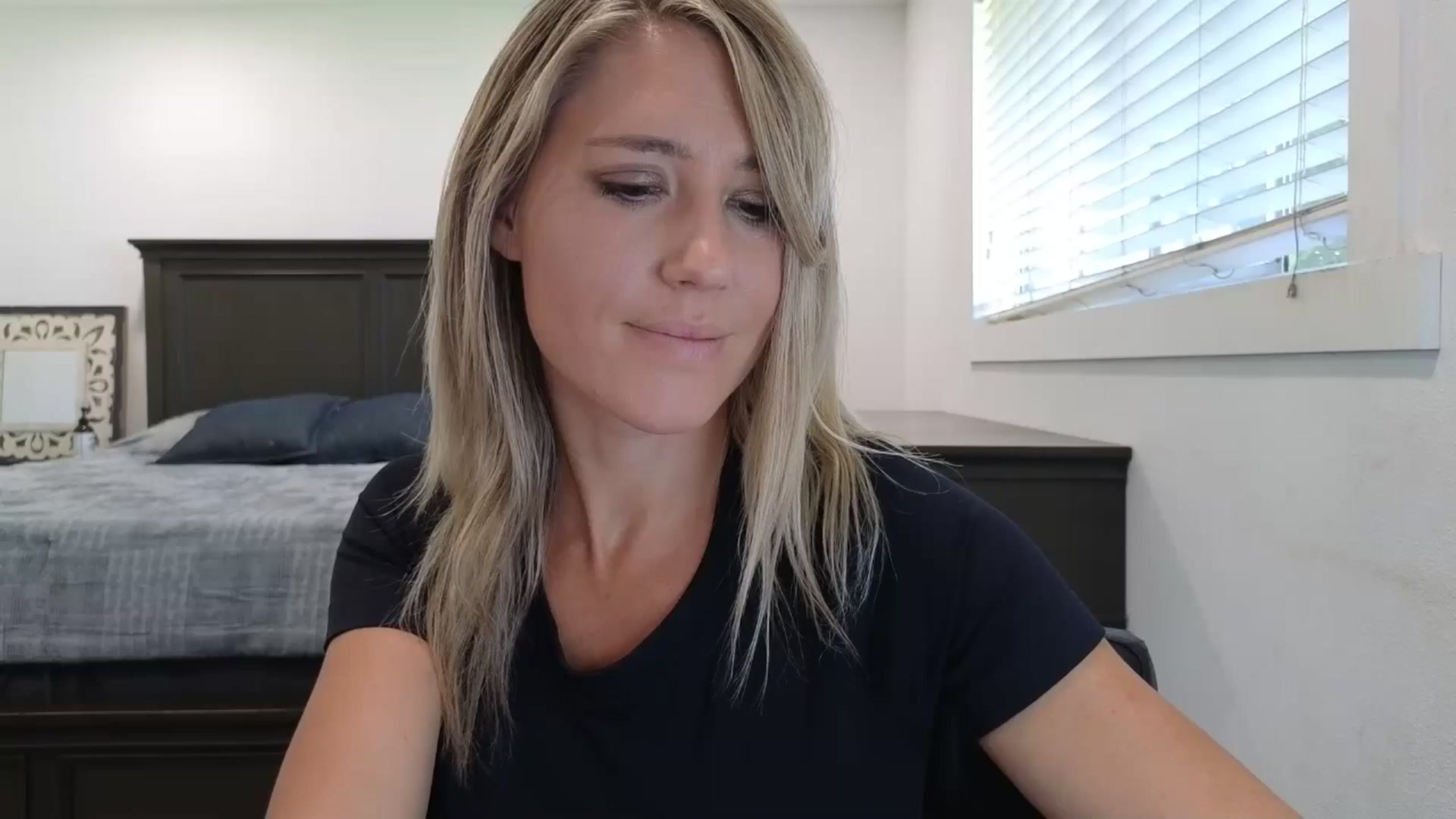 Gallery image thumbnail from blond_milf's myfreecams stream on, 09/02/2025, 20:50 image 4 of 20