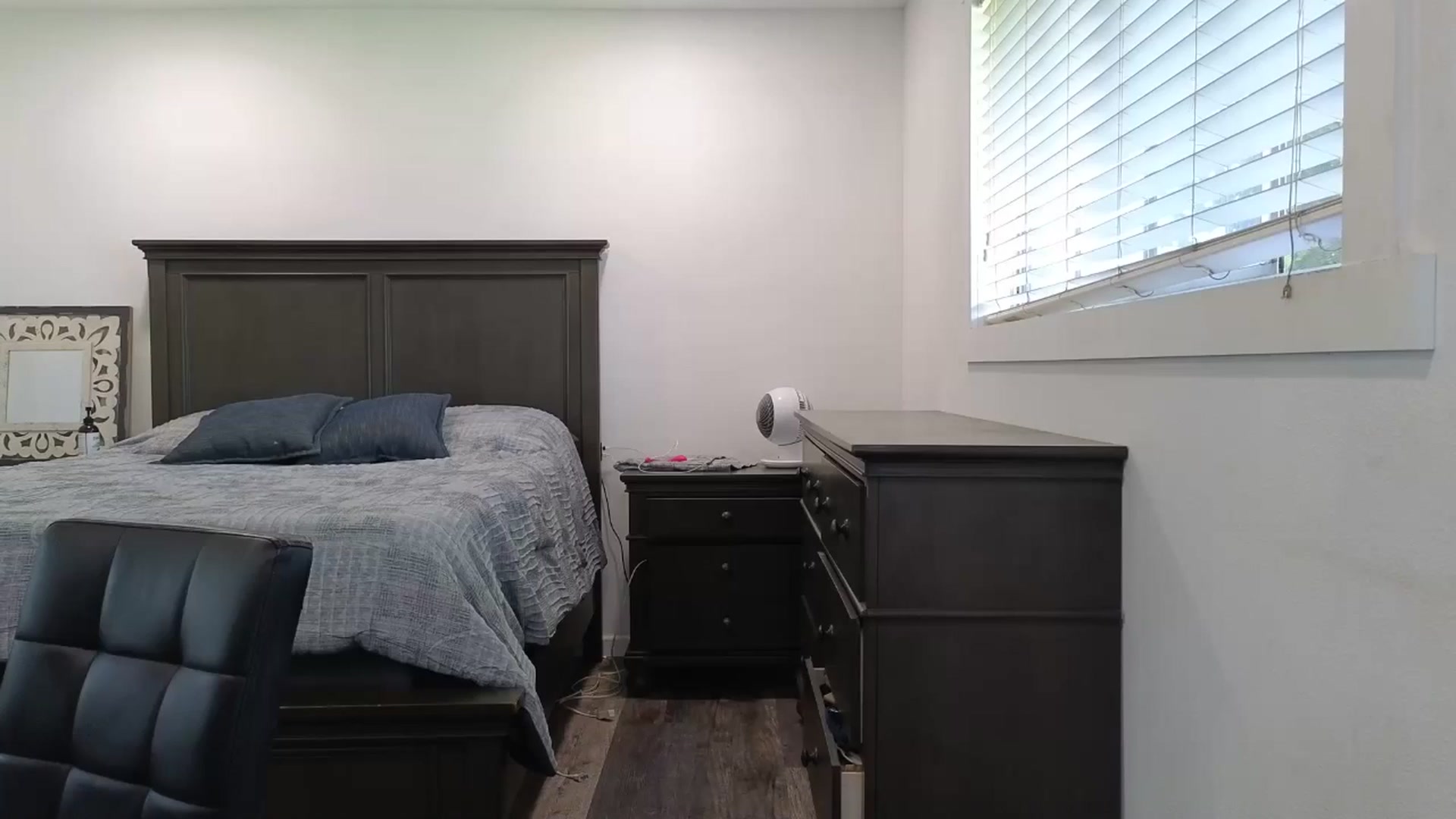 Gallery image thumbnail from blond_milf's myfreecams stream on, 09/02/2025, 20:50 image 11 of 20