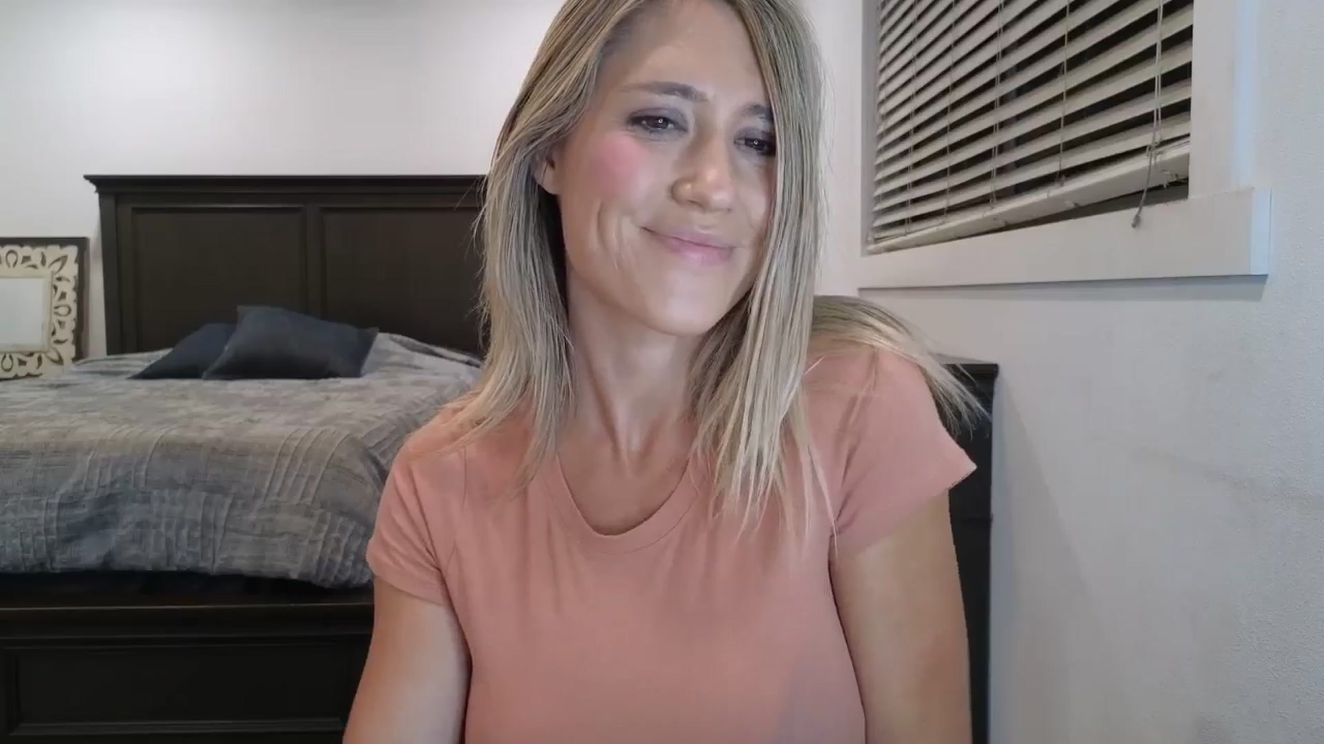 Gallery image thumbnail from blond_milf's myfreecams stream on, 09/10/2025, 04:53 image 7 of 20
