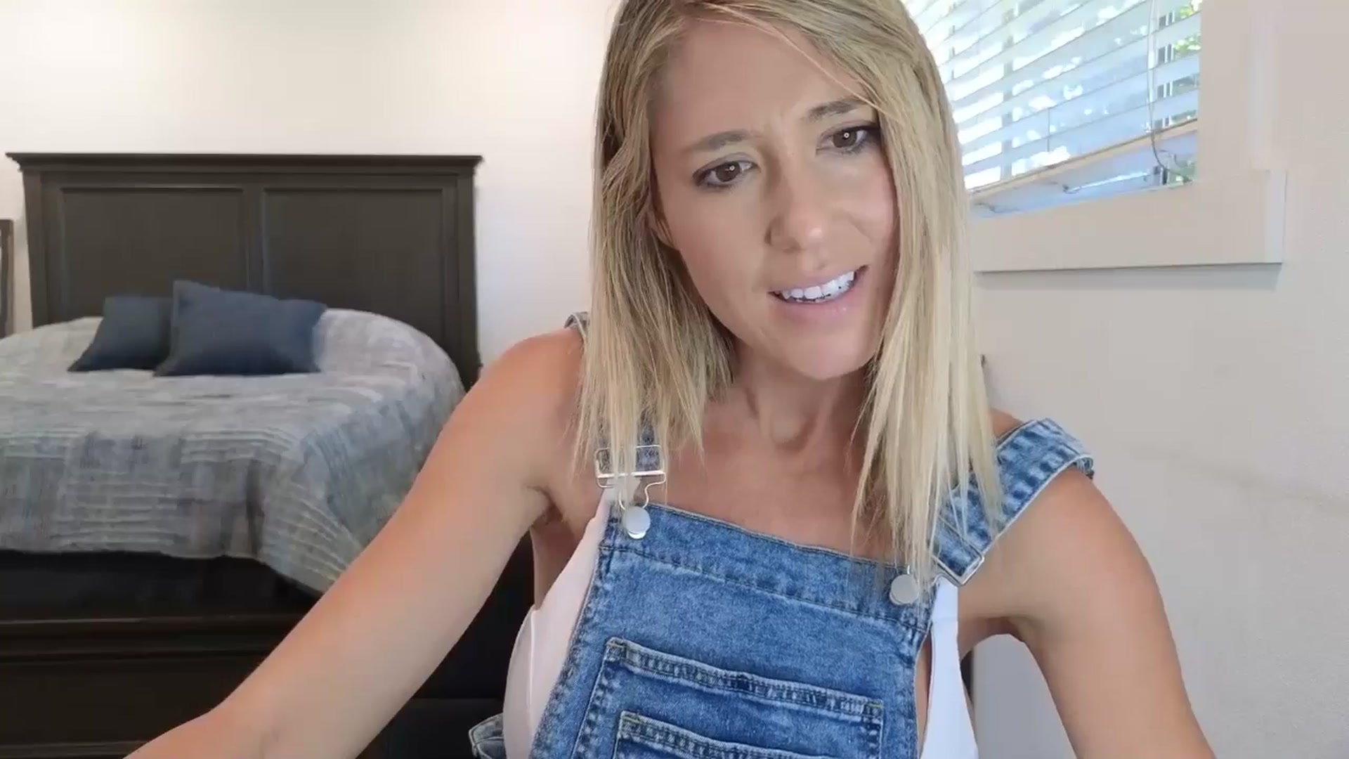 Gallery image thumbnail from blond_milf's myfreecams stream on, 09/15/2025, 21:45 image 3 of 20
