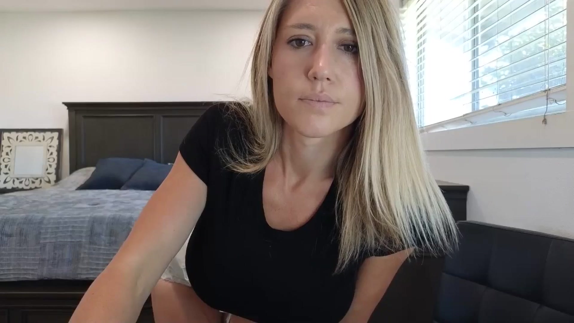 Gallery image thumbnail from blond_milf's myfreecams stream on, 09/17/2025, 21:18 image 12 of 20