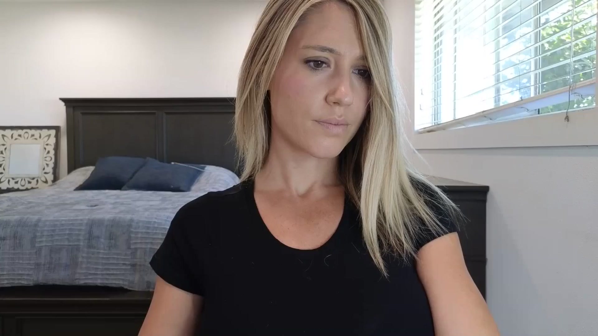 Gallery image thumbnail from blond_milf's myfreecams stream on, 09/17/2025, 21:18 image 7 of 20