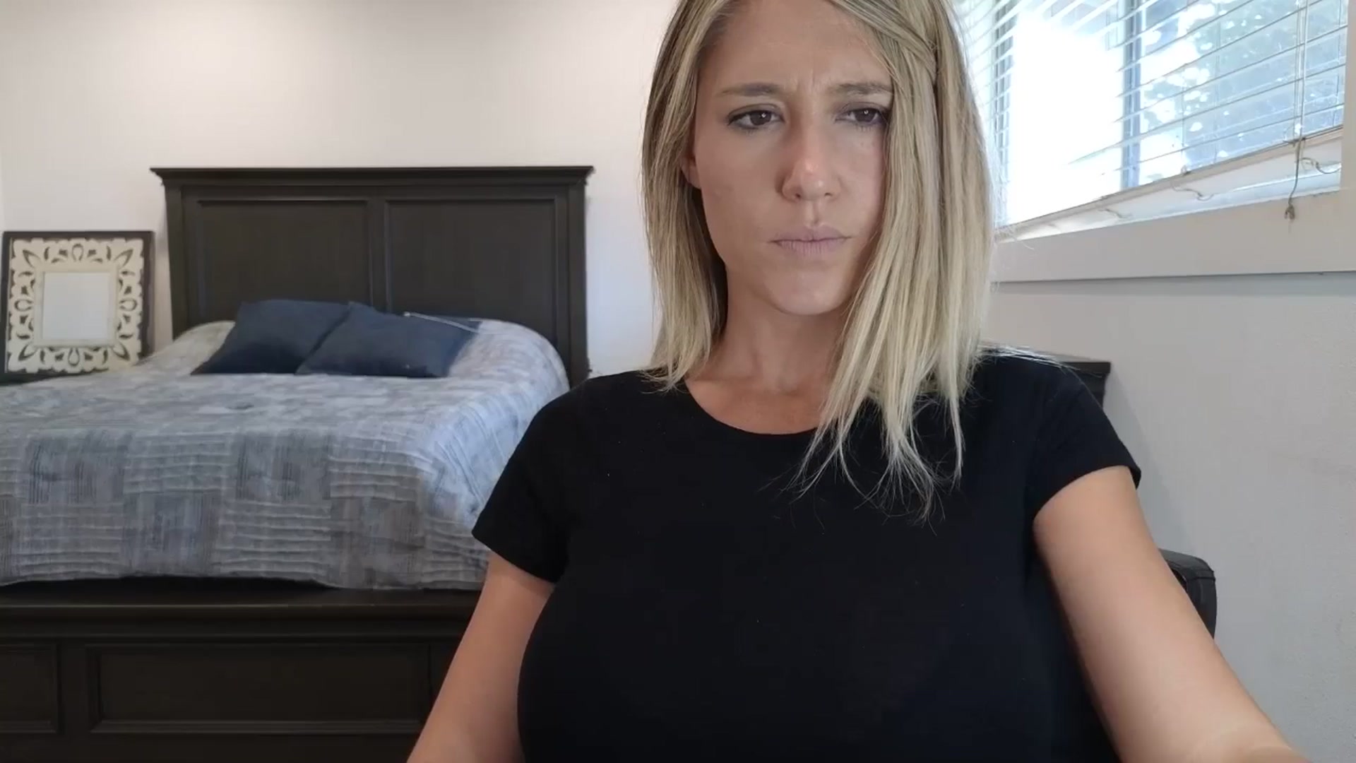 Gallery image thumbnail from blond_milf's myfreecams stream on, 09/17/2025, 22:53 image 9 of 20