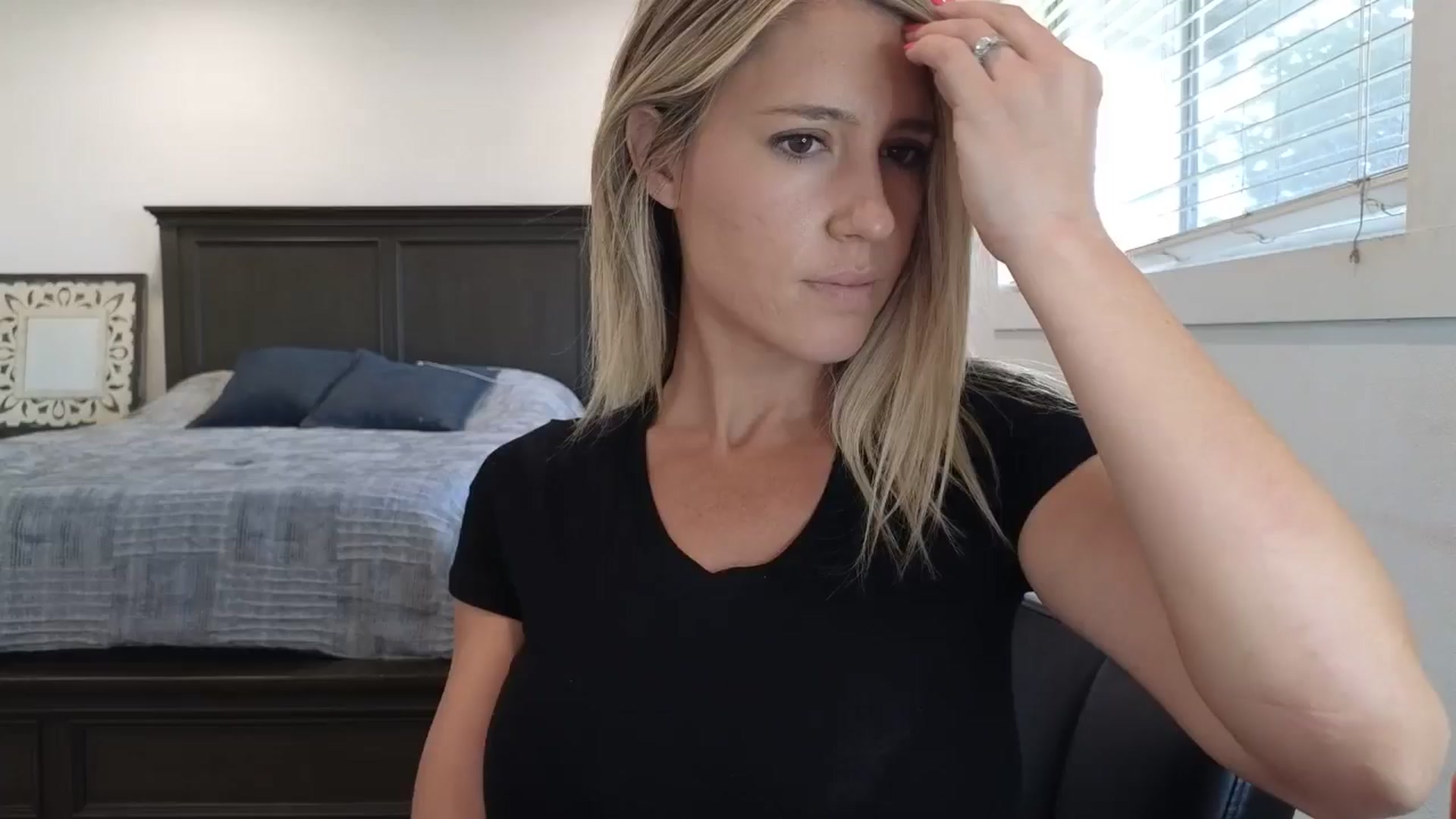 Gallery image thumbnail from blond_milf's myfreecams stream on, 09/17/2025, 23:22 image 12 of 20