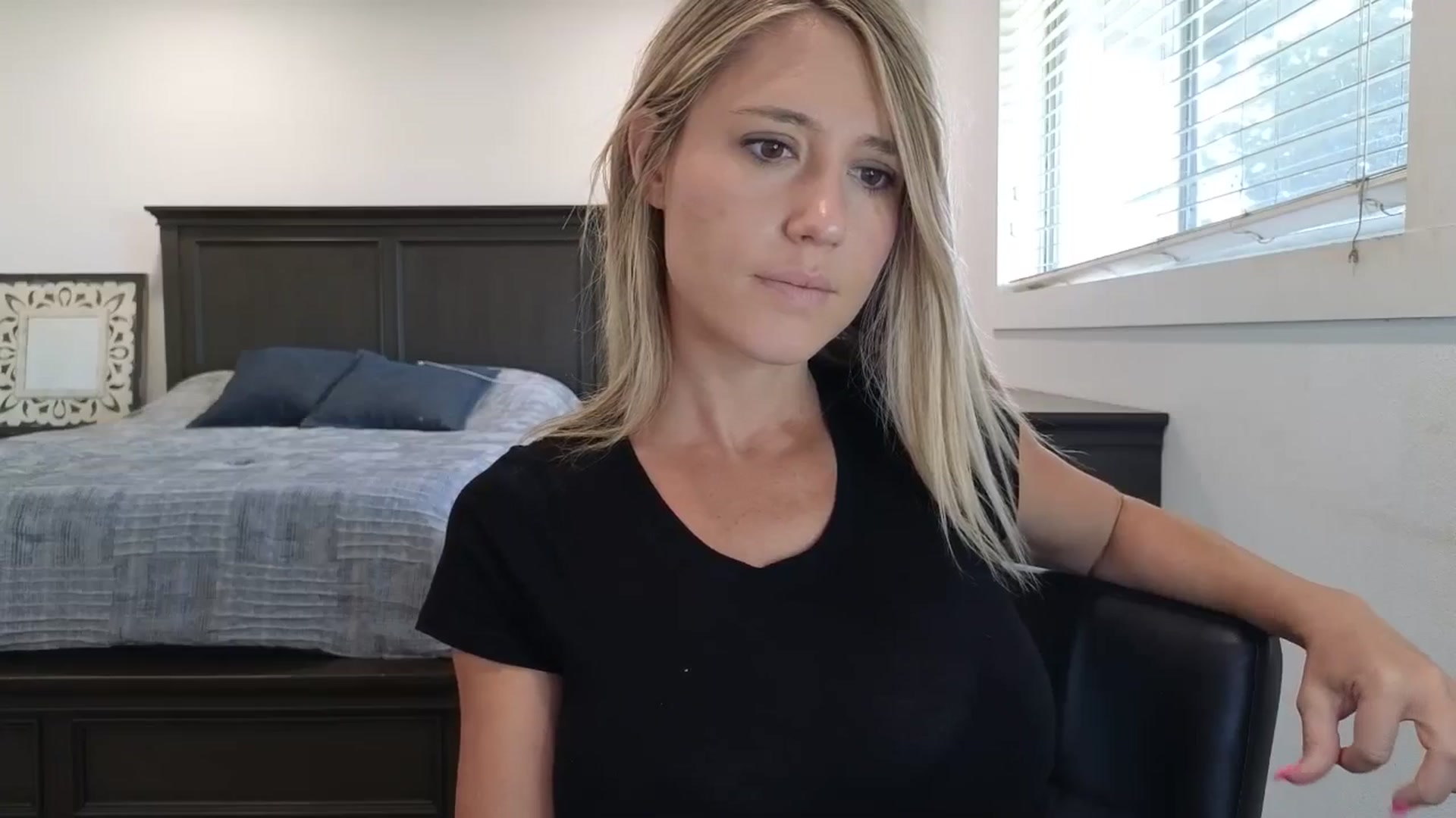 Gallery image thumbnail from blond_milf's myfreecams stream on, 09/17/2025, 23:22 image 7 of 20
