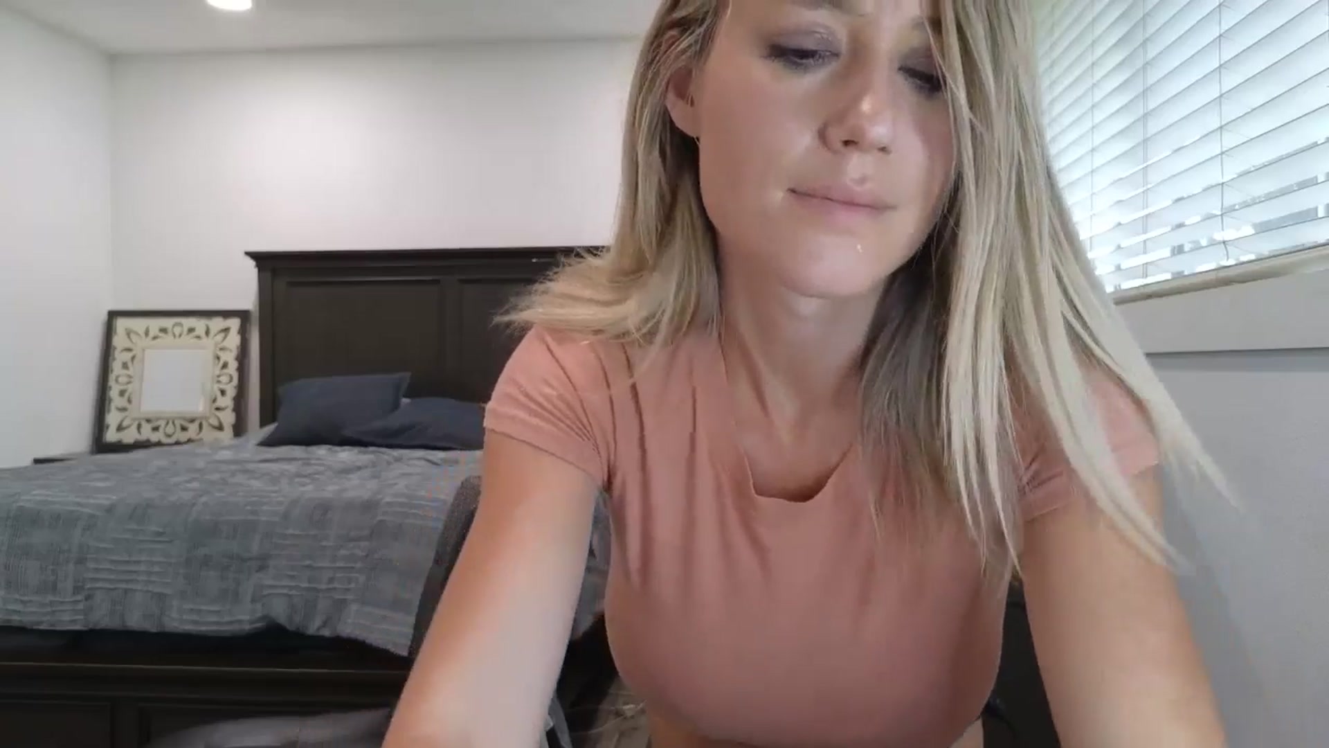 Gallery image thumbnail from blond_milf's myfreecams stream on, 09/24/2025, 21:50 image 10 of 20
