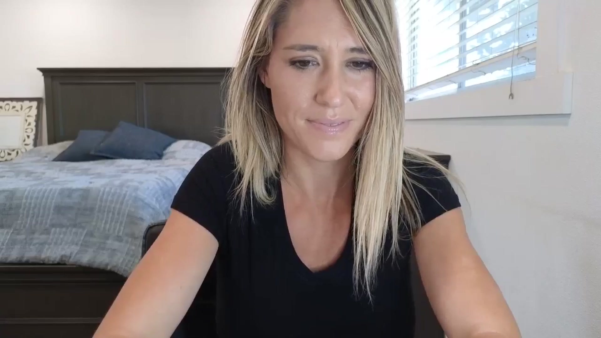 Gallery image thumbnail from blond_milf's myfreecams stream on, 10/24/2025, 21:04 image 15 of 20