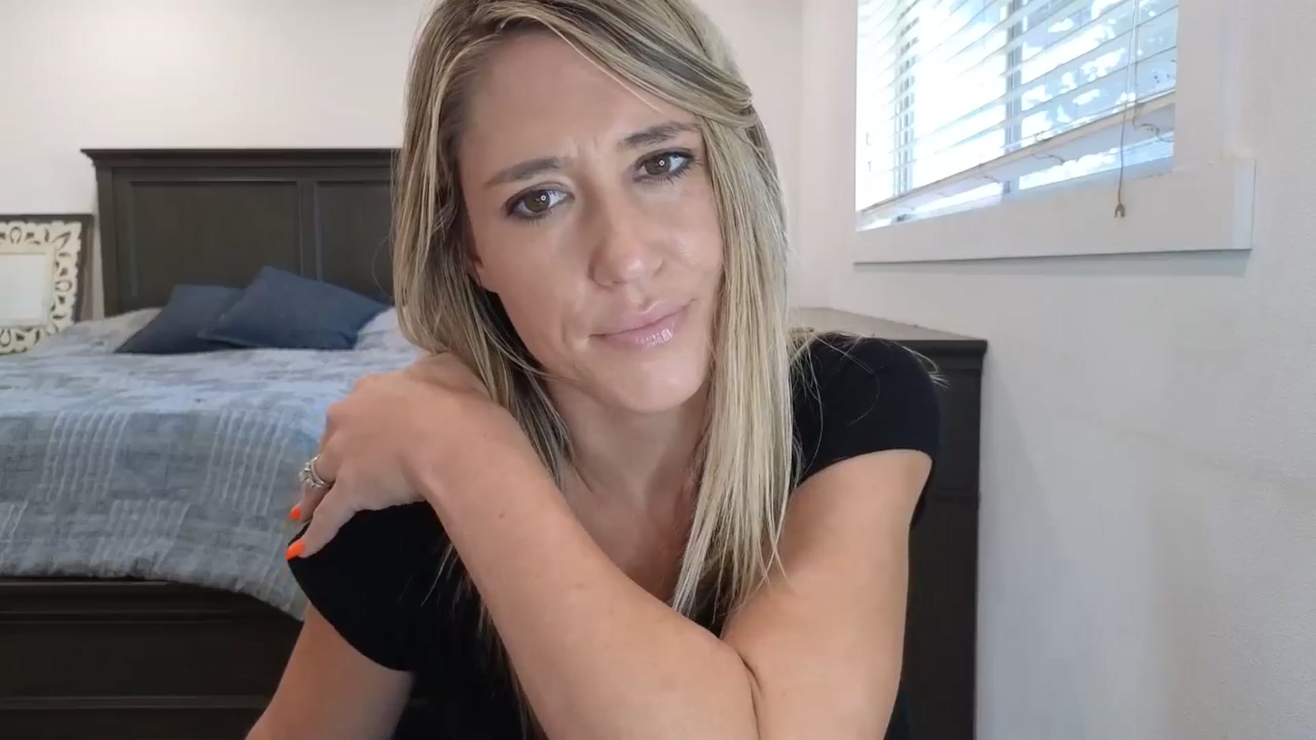 Gallery image thumbnail from blond_milf's myfreecams stream on, 10/24/2025, 21:04 image 13 of 20