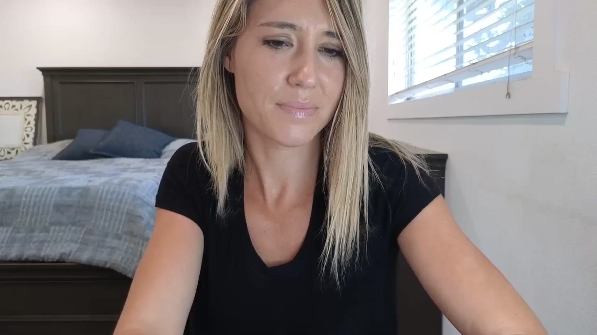 Gallery image thumbnail from blond_milf's myfreecams stream on, 10/24/2025, 21:04 image 16 of 20