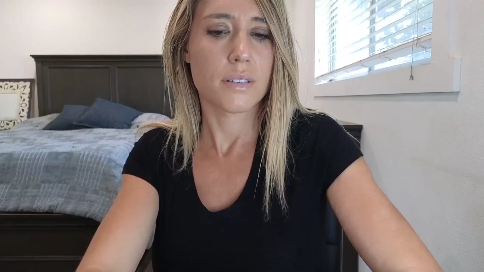 Gallery image thumbnail from blond_milf's myfreecams stream on, 10/24/2025, 21:04 image 2 of 20
