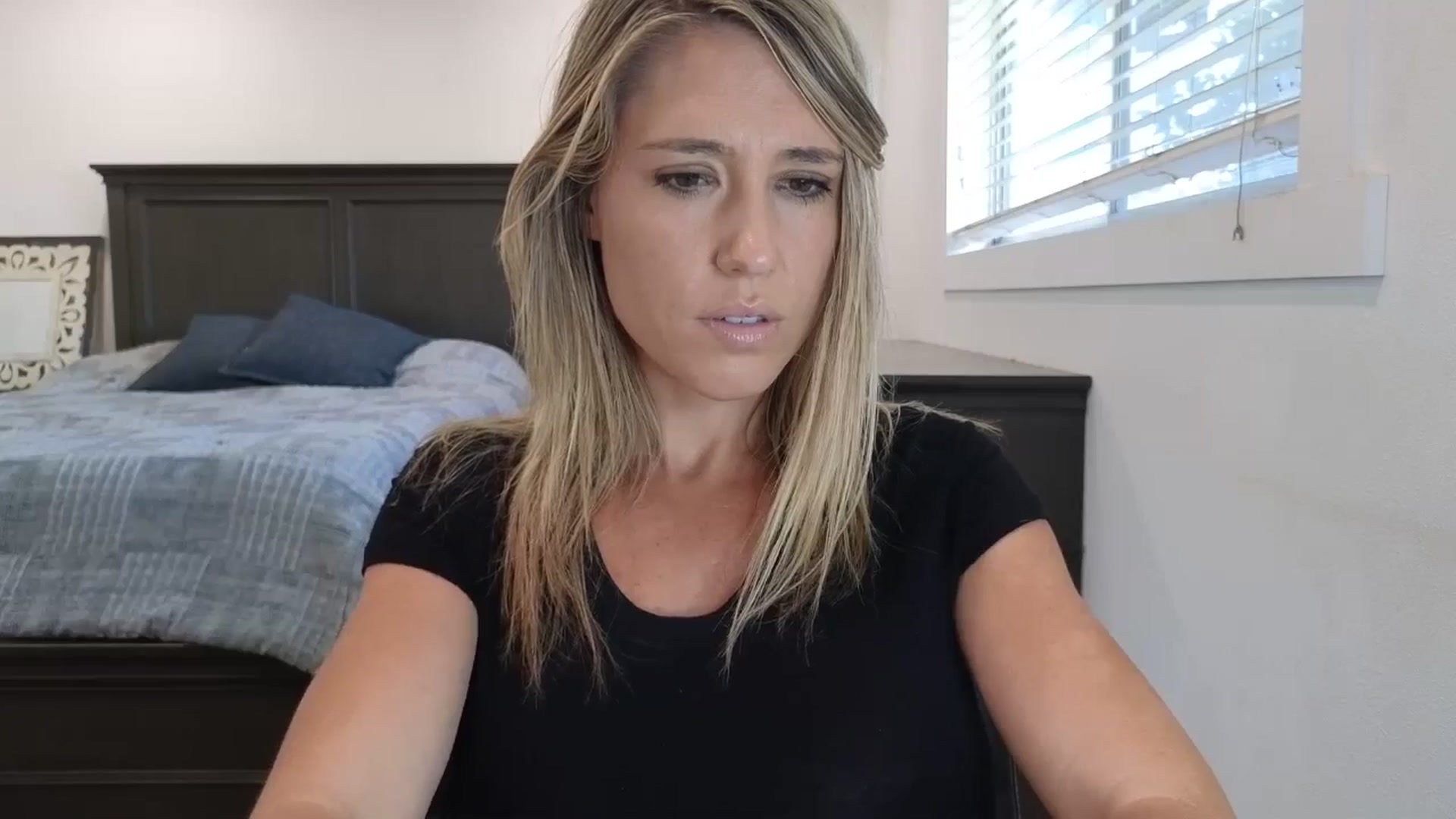 Gallery image thumbnail from blond_milf's myfreecams stream on, 10/24/2025, 21:04 image 11 of 20