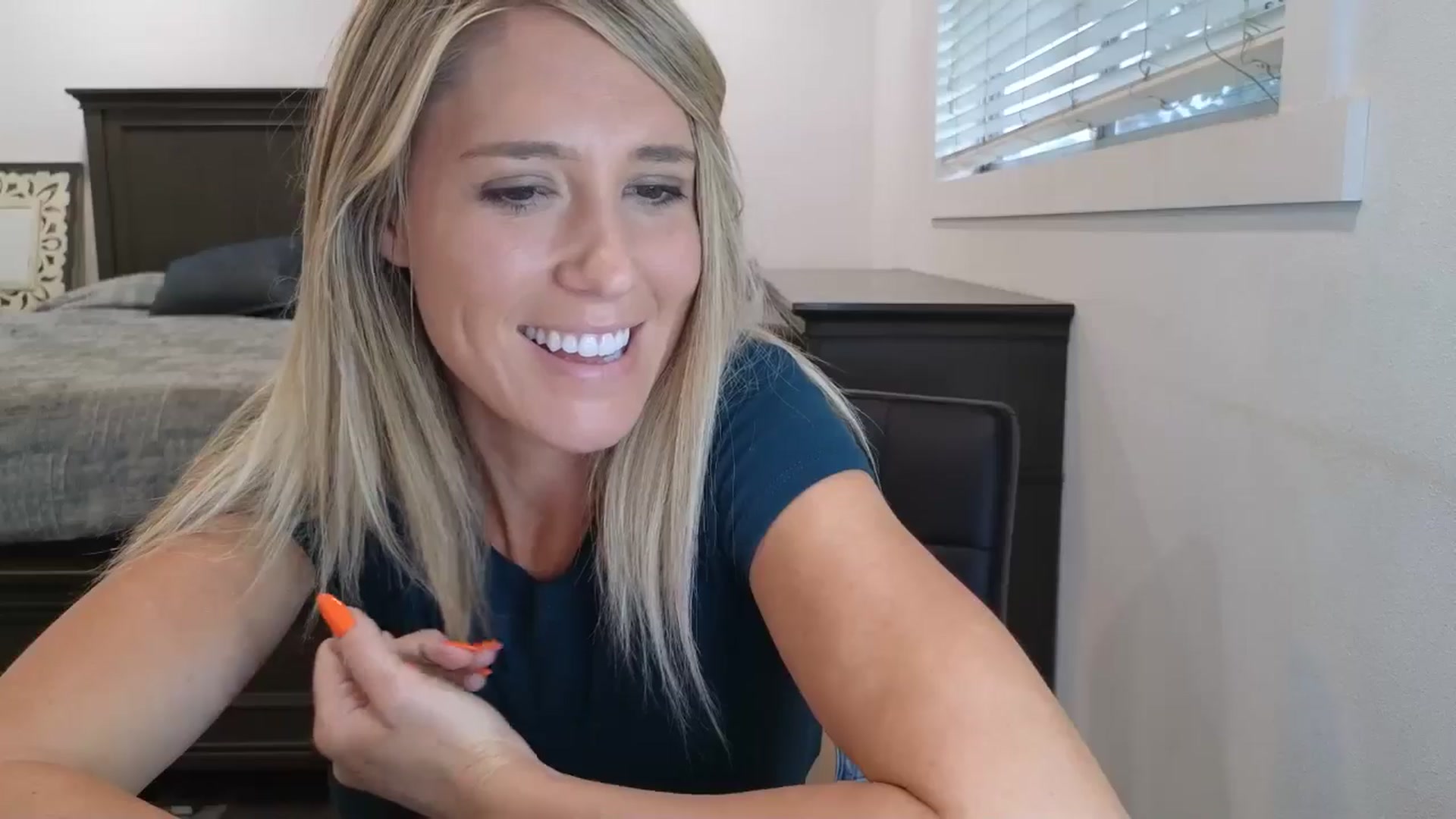 Gallery image thumbnail from blond_milf's myfreecams stream on, 10/26/2025, 22:59 image 16 of 20
