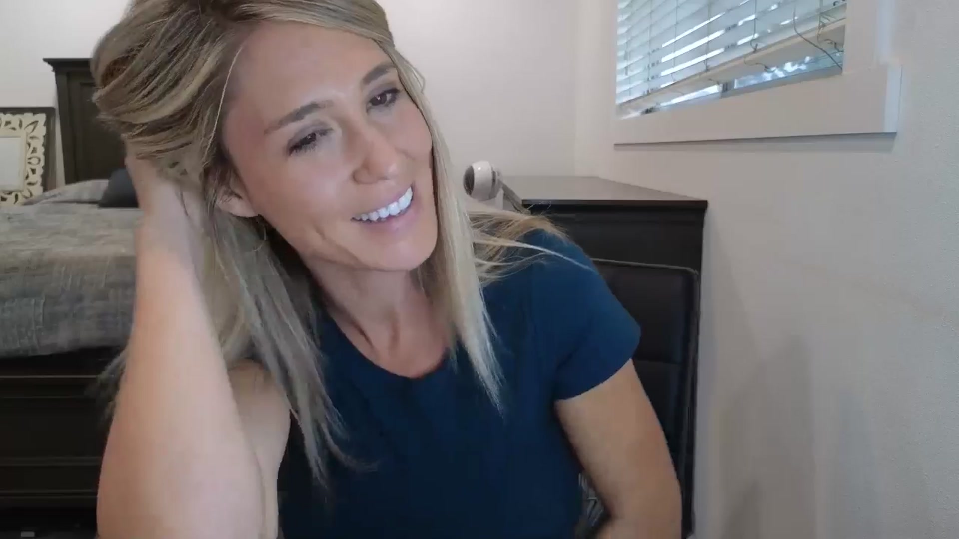 Gallery image thumbnail from blond_milf's myfreecams stream on, 10/26/2025, 22:59 image 15 of 20