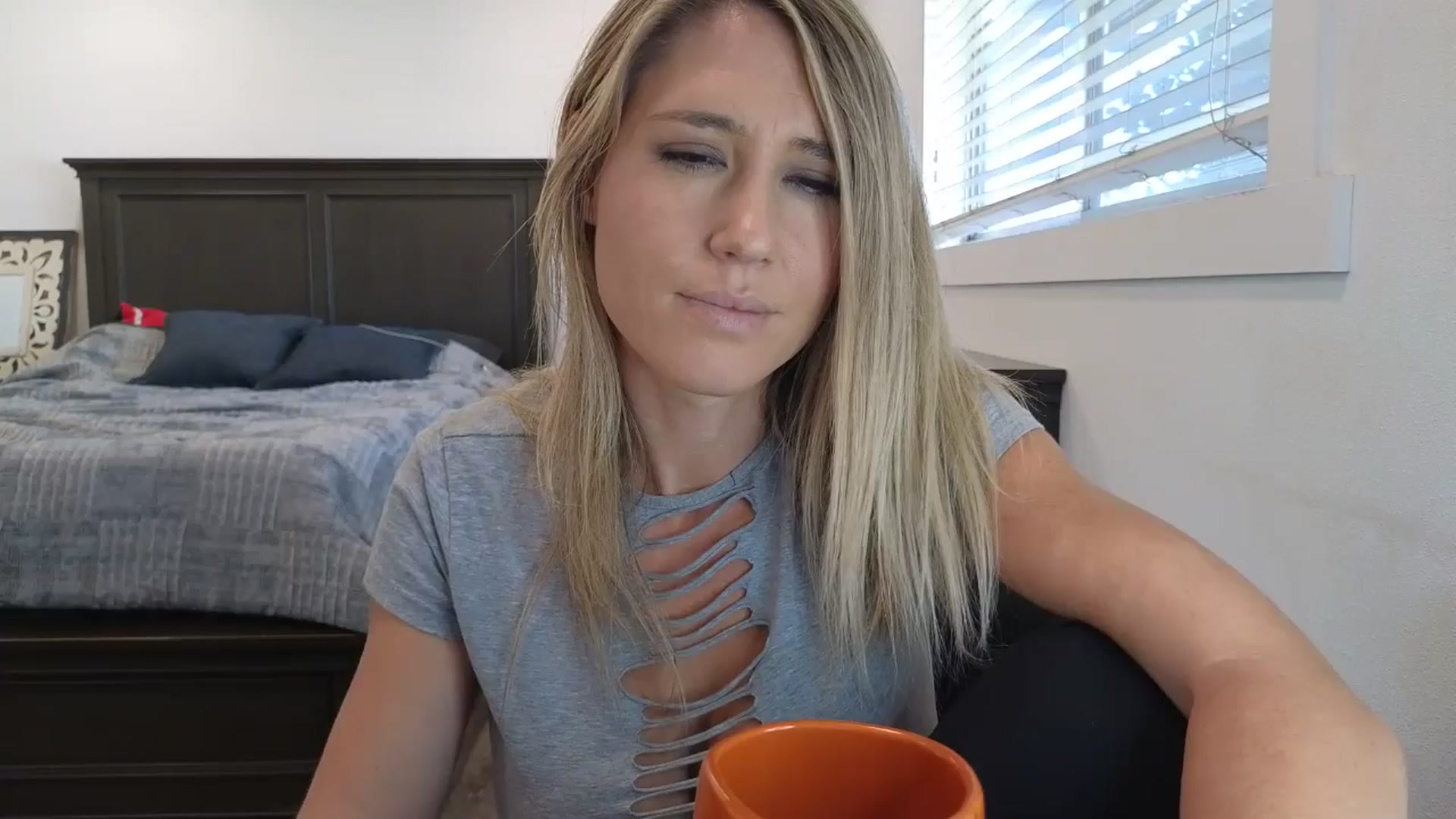 Gallery image thumbnail from blond_milf's myfreecams stream on, 10/27/2025, 22:42 image 5 of 20