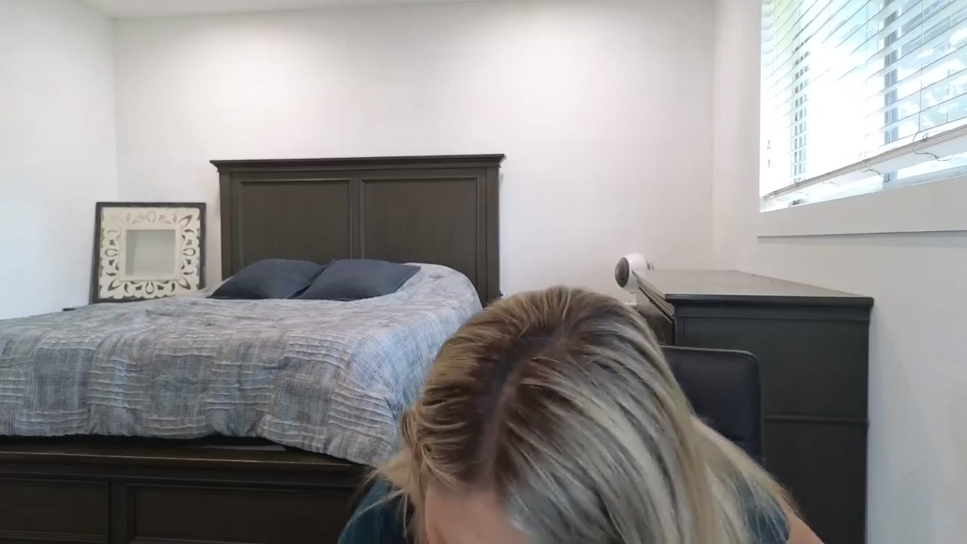 Gallery image thumbnail from blond_milf's myfreecams stream on, 11/05/2025, 21:26 image 16 of 20