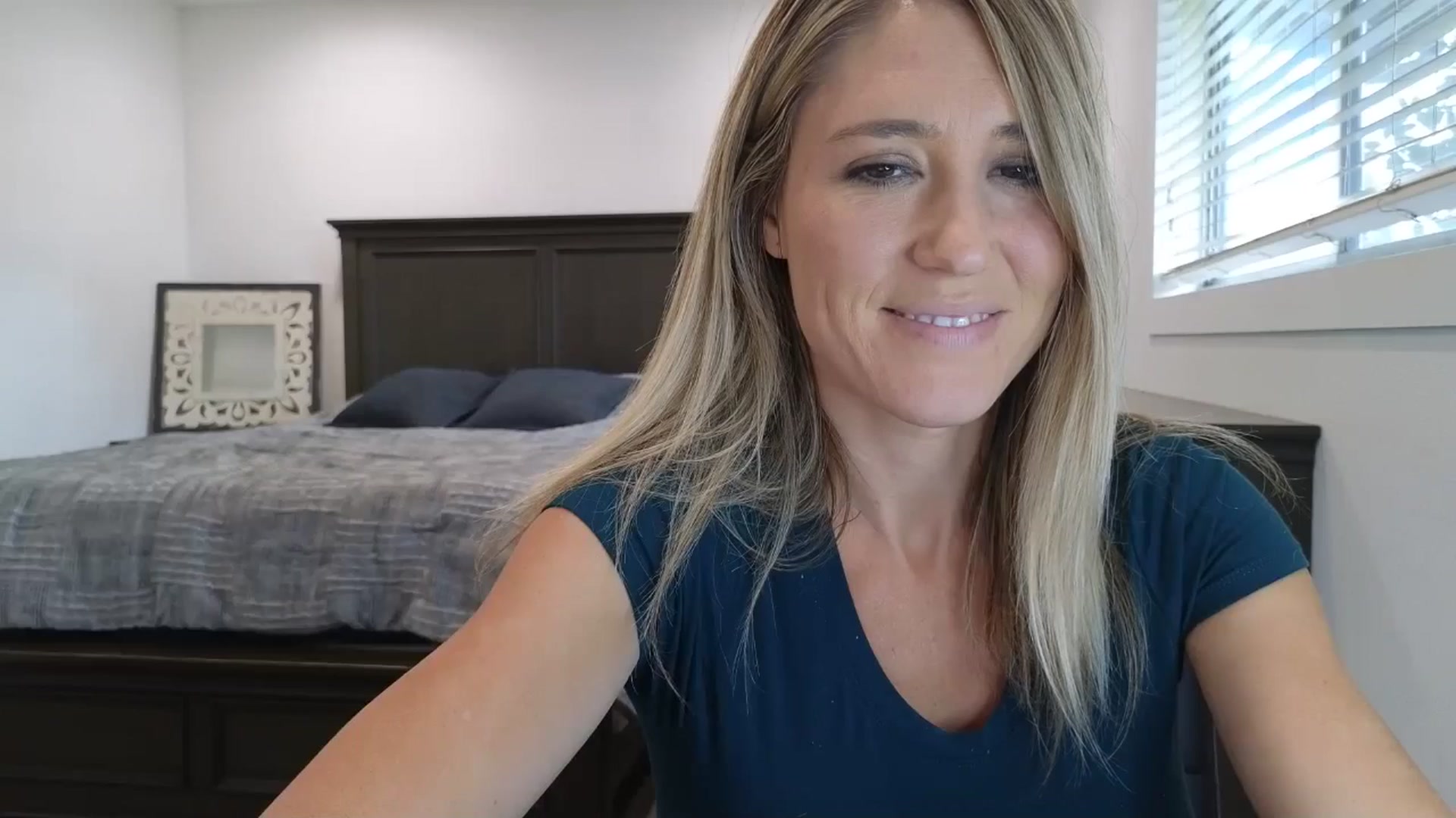 Gallery image thumbnail from blond_milf's myfreecams stream on, 11/05/2025, 22:11 image 4 of 20
