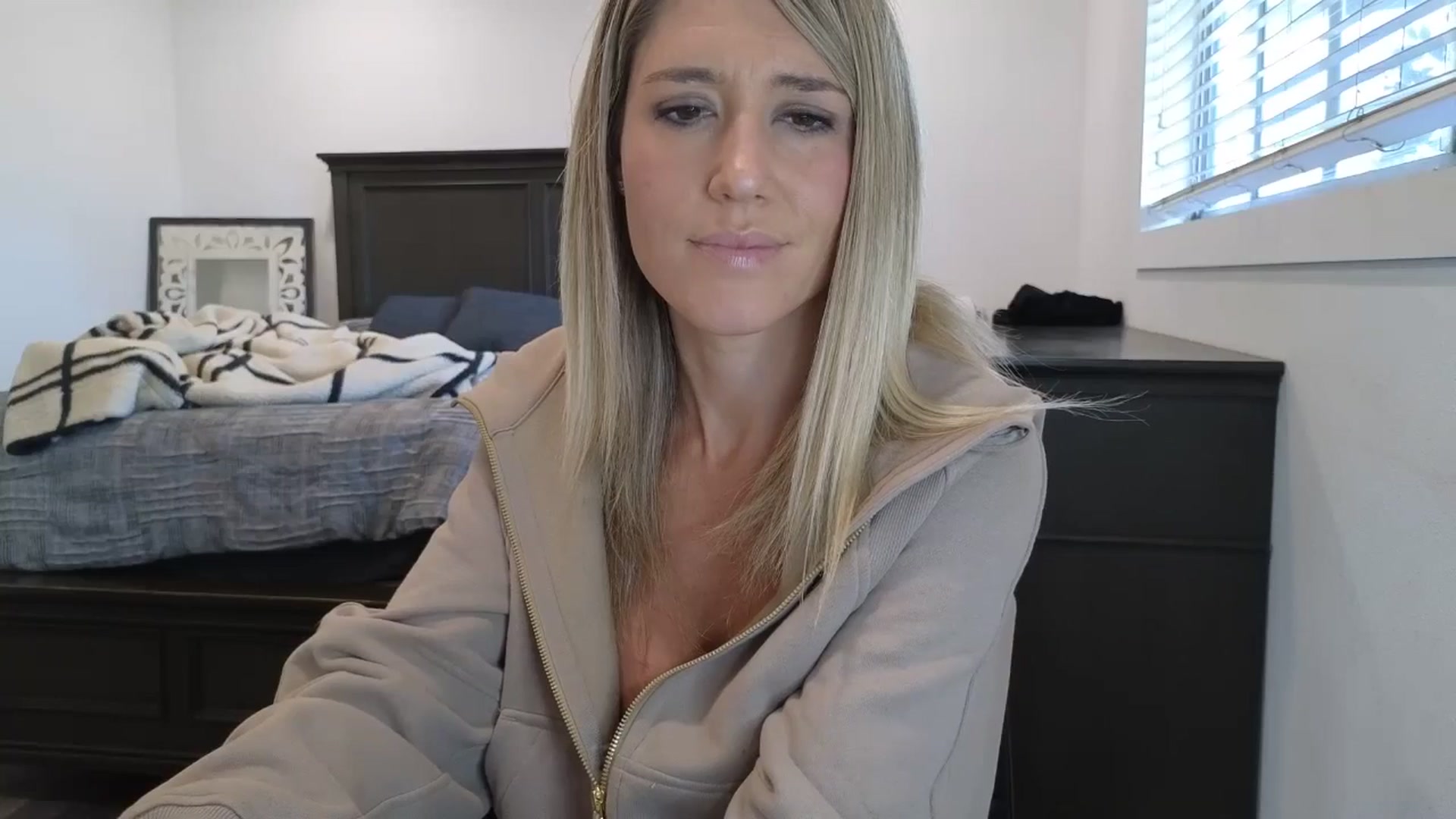 Gallery image thumbnail from blond_milf's myfreecams stream on, 11/07/2025, 21:46 image 15 of 20