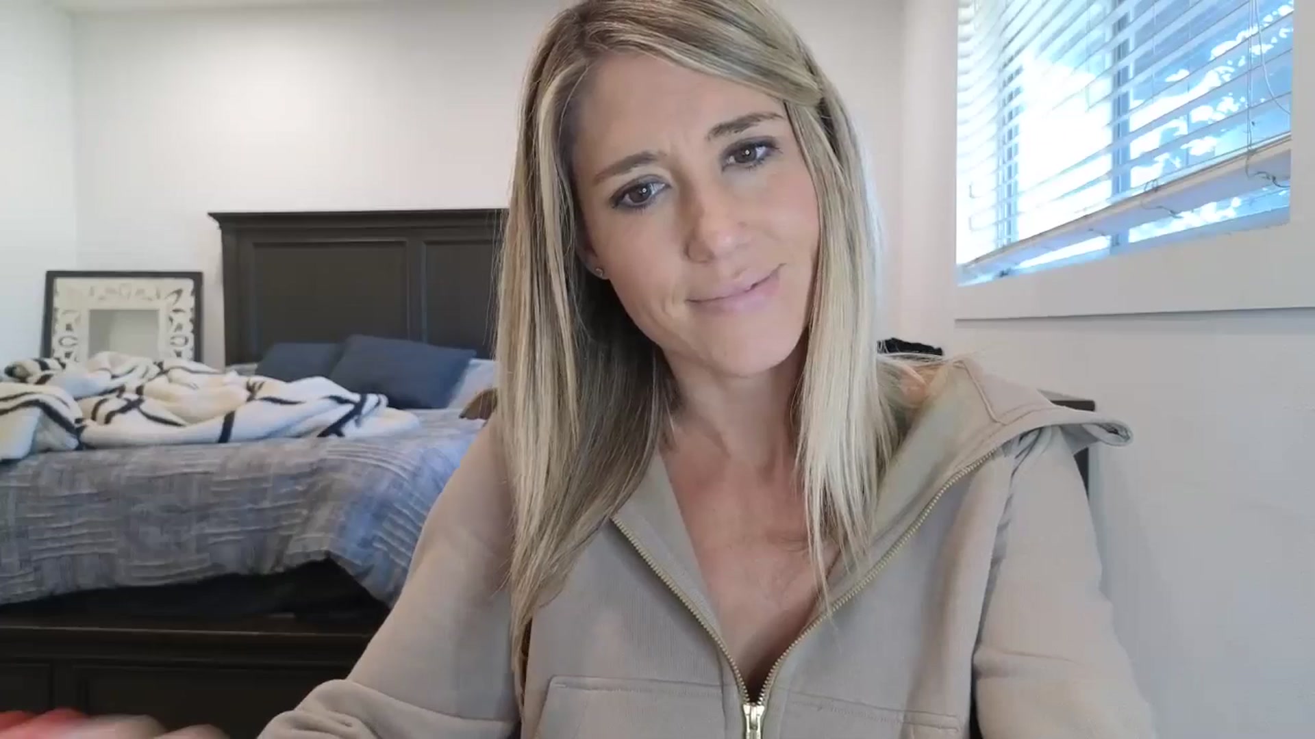 Gallery image thumbnail from blond_milf's myfreecams stream on, 11/07/2025, 23:35 image 9 of 20