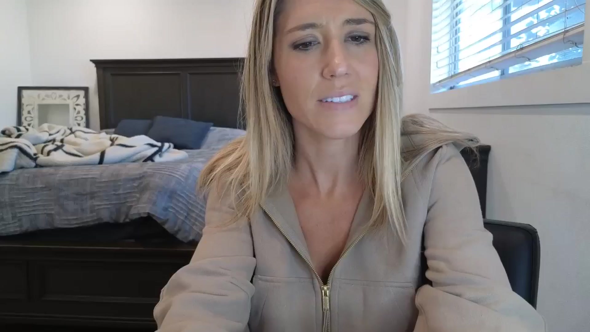 Gallery image thumbnail from blond_milf's myfreecams stream on, 11/07/2025, 23:35 image 17 of 20