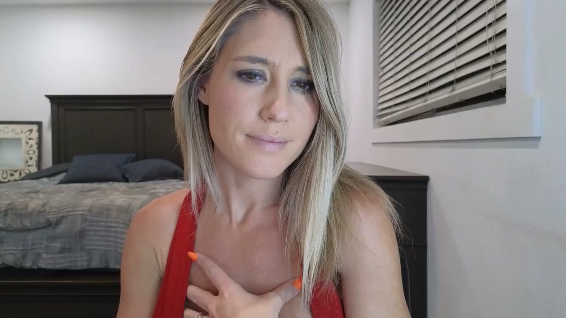 Gallery image thumbnail from blond_milf's myfreecams stream on, 11/11/2025, 05:19 image 8 of 20