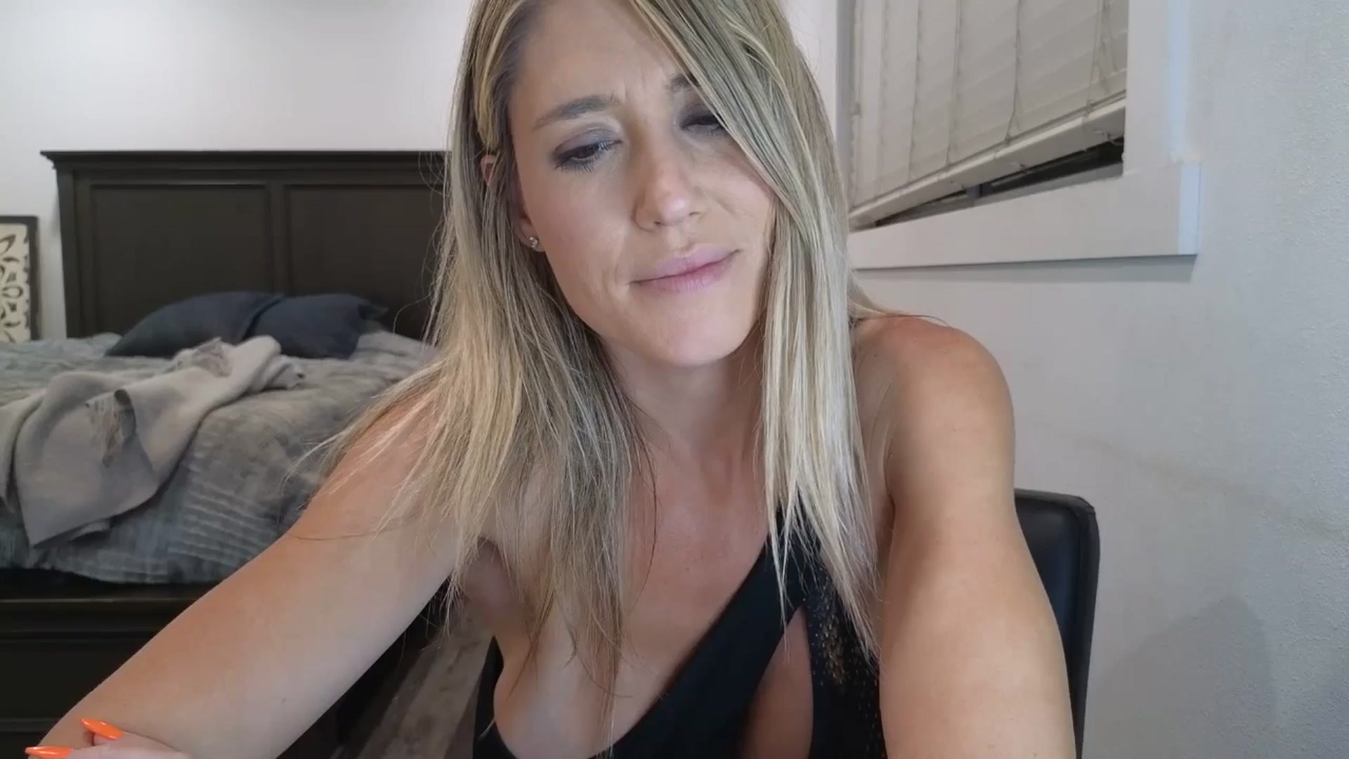 Gallery image thumbnail from blond_milf's myfreecams stream on, 11/12/2025, 06:13 image 8 of 20