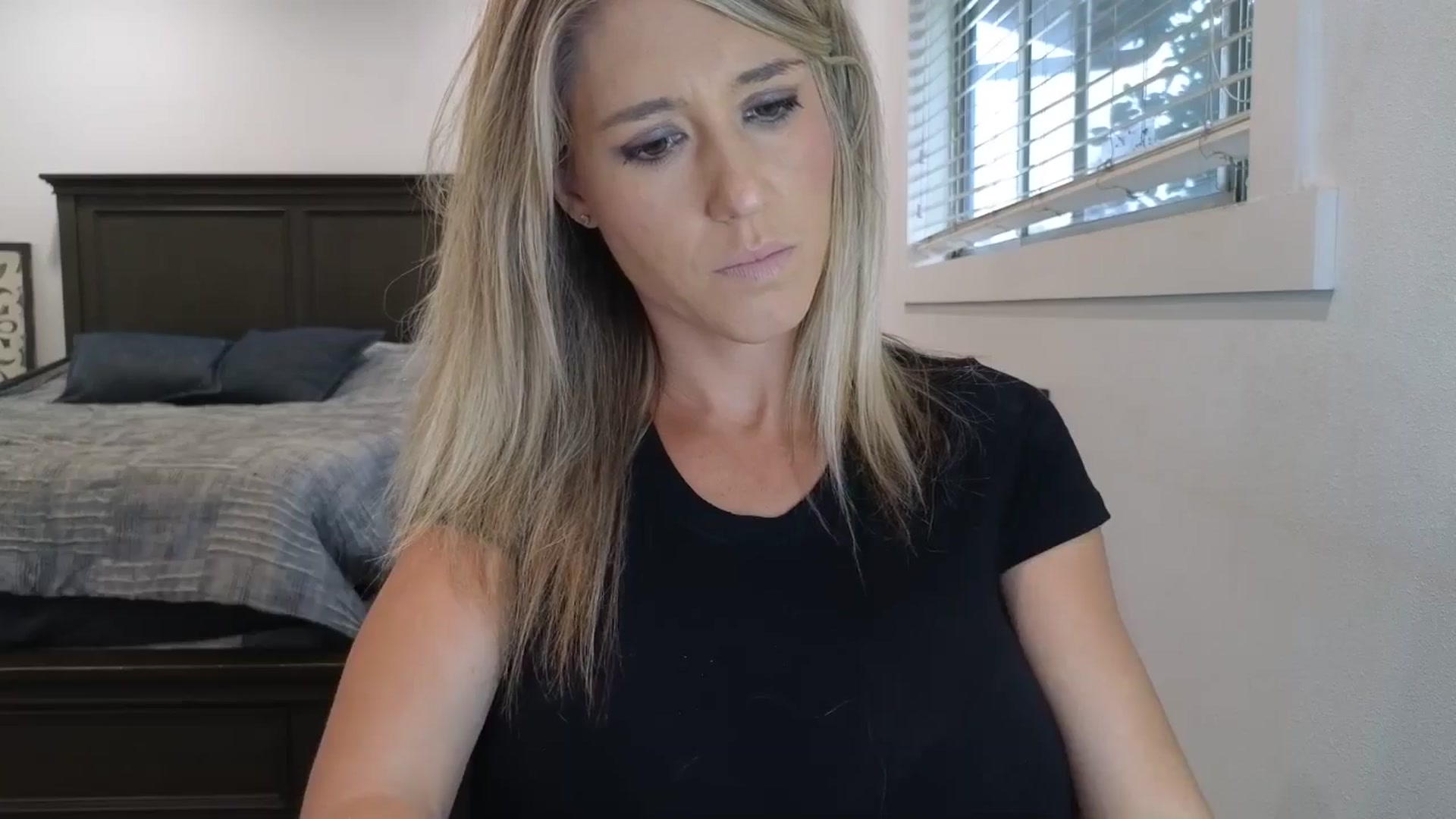 Gallery image thumbnail from blond_milf's myfreecams stream on, 11/13/2025, 21:57 image 14 of 20