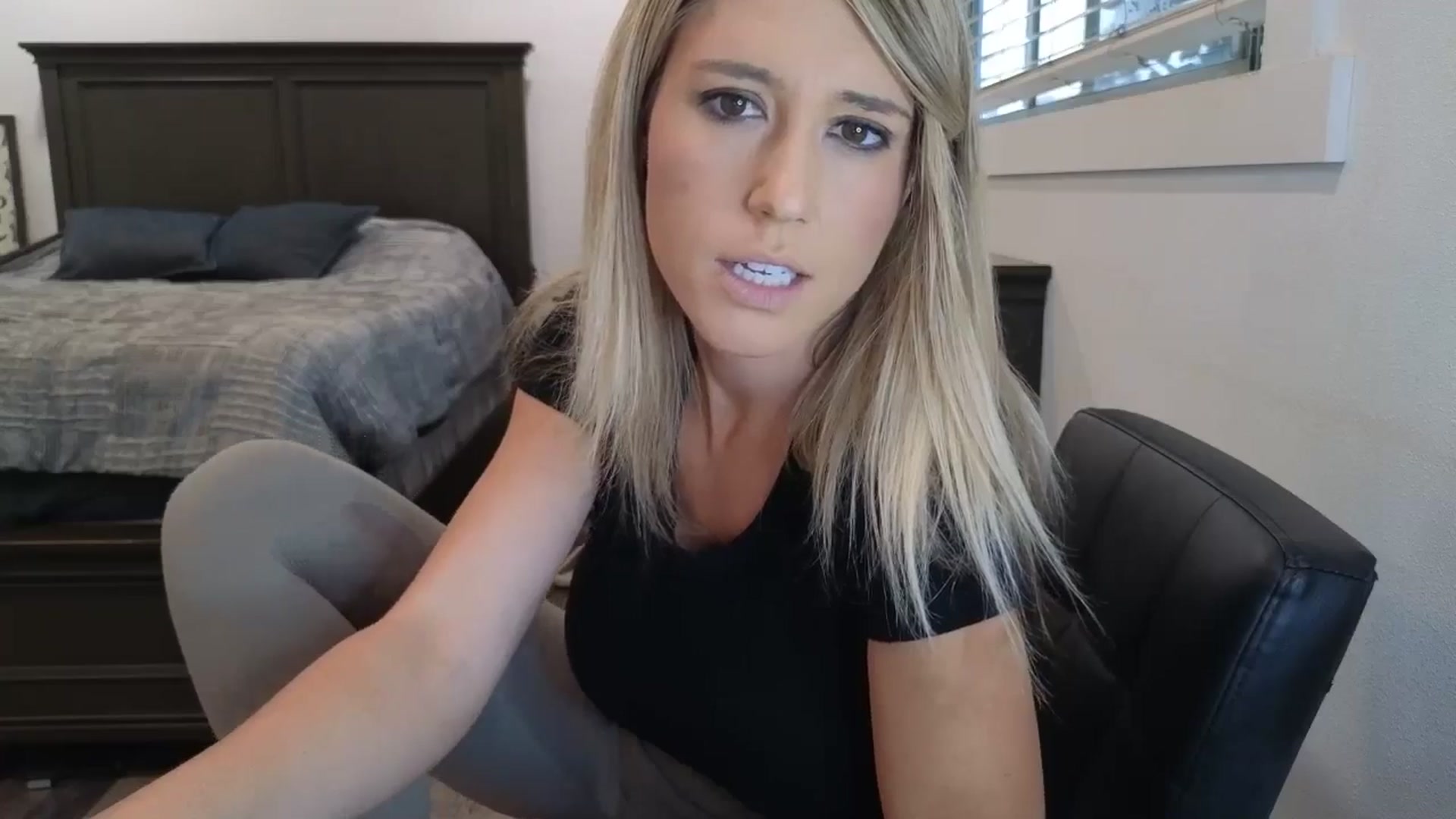 Gallery image thumbnail from blond_milf's myfreecams stream on, 11/13/2025, 21:57 image 5 of 20