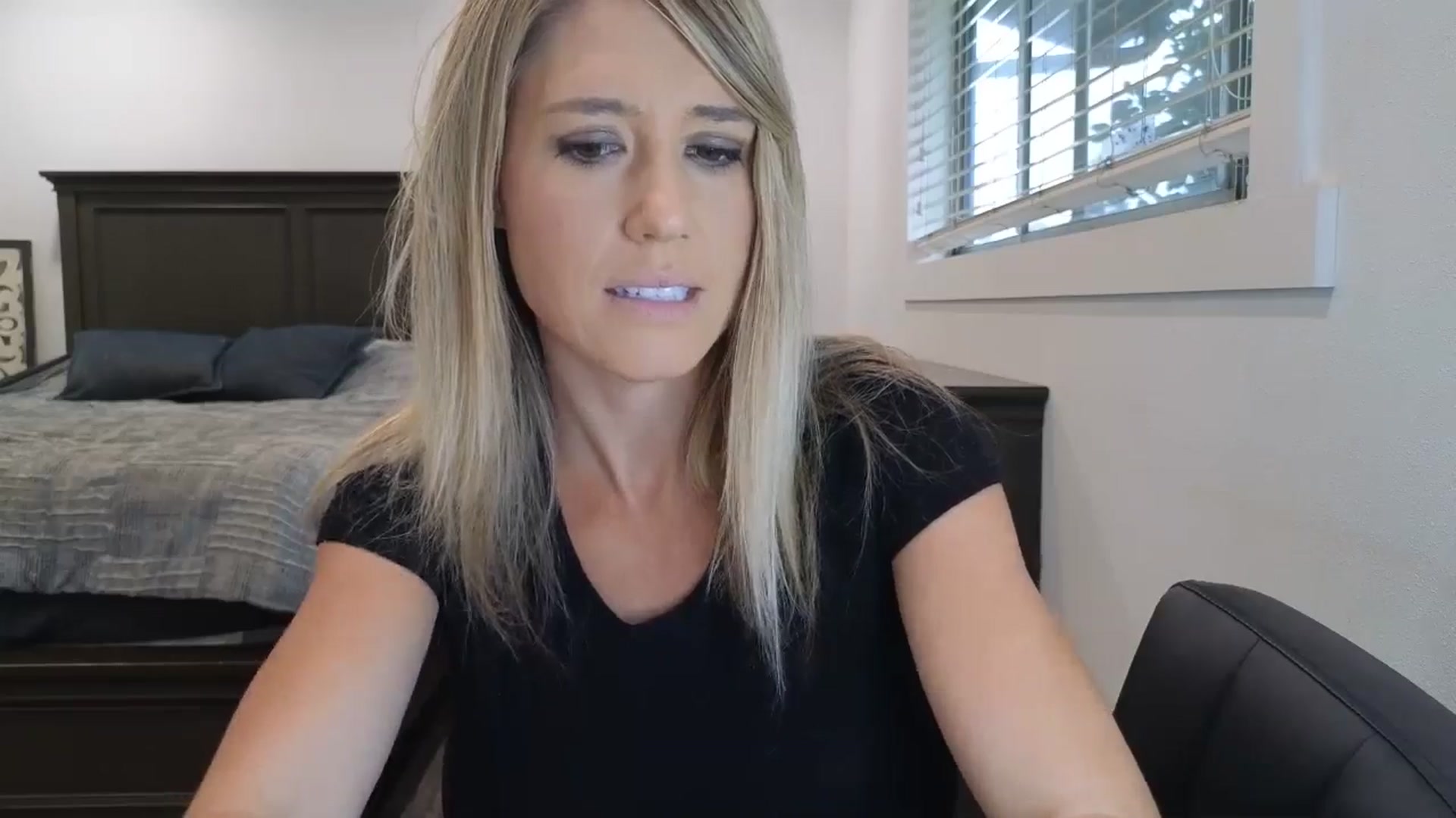 Gallery image thumbnail from blond_milf's myfreecams stream on, 11/13/2025, 21:57 image 6 of 20